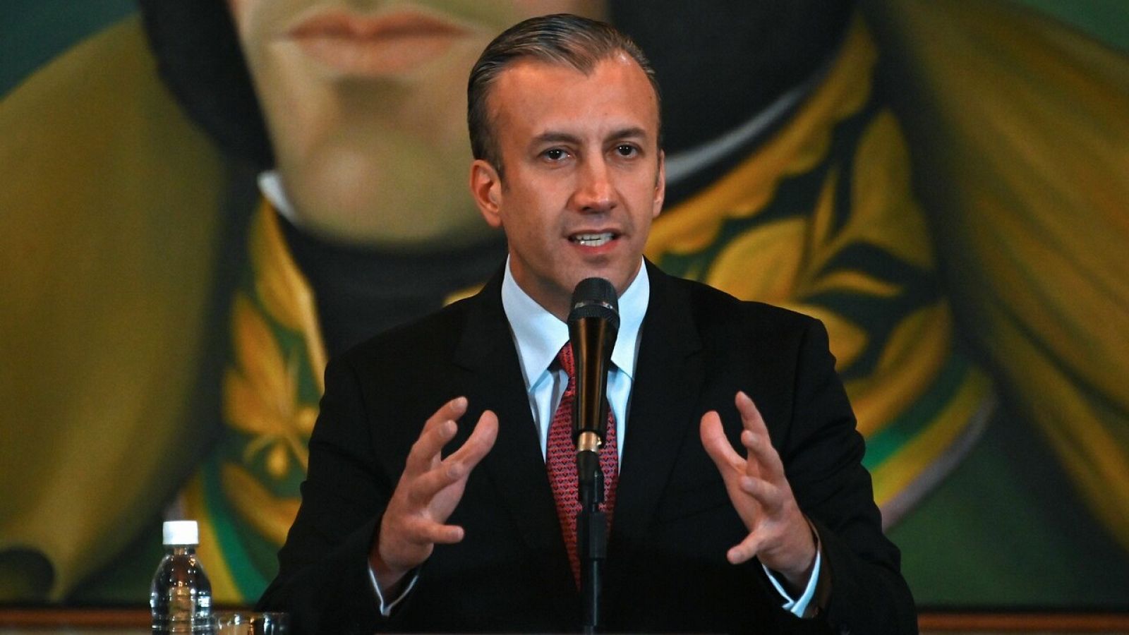 Tareck El Aissami durante una conferencia de prensa en Caracas