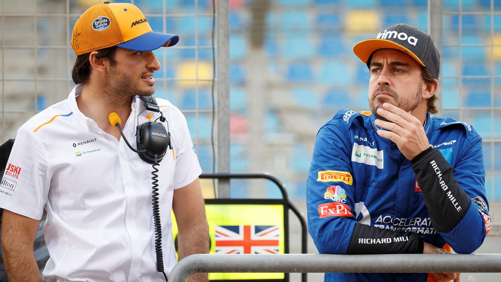 Carlos Sainz y Fernando Alonso, en el GP de Baréin de 2019.