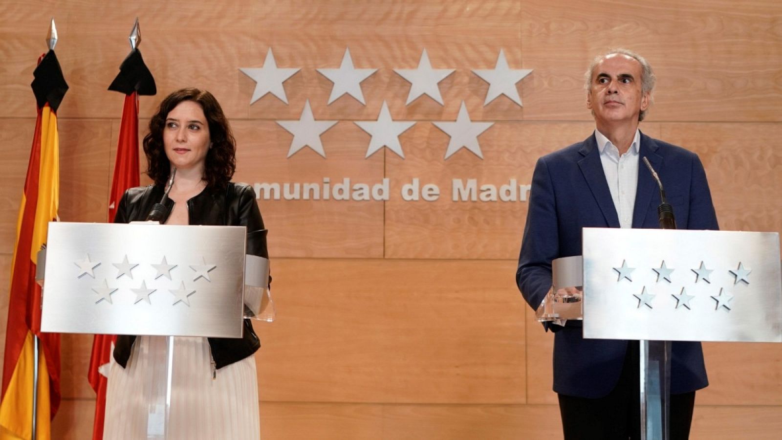 La presidenta de la Comunidad de Madrid, Isabel Díaz Ayuso, durante la comparecencia conjunta con el consejero de Sanidad, Enrique Ruiz Escudero