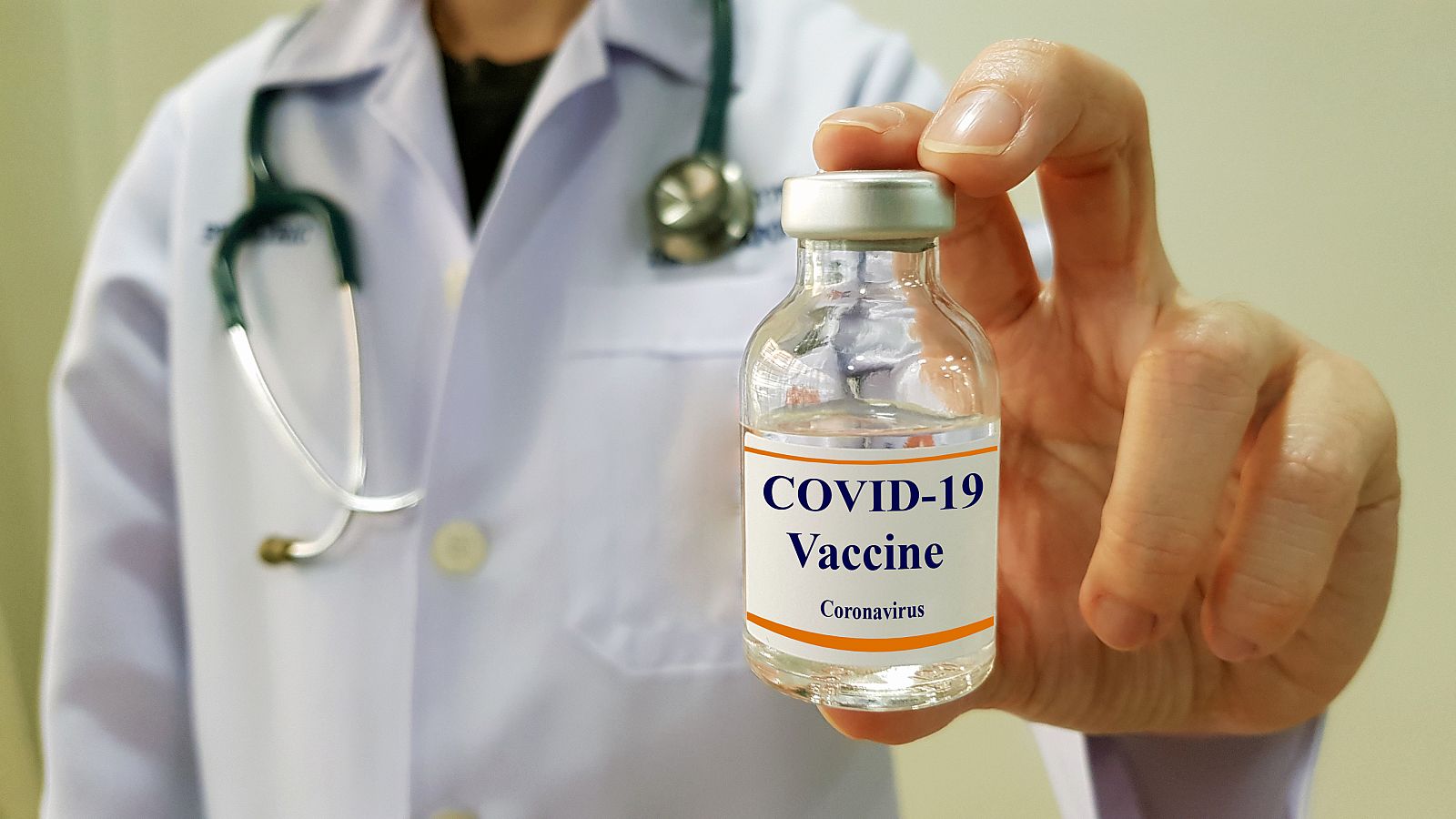 Los principales científicos españoles creen que la vacuna contra la COVID-19 llegará seguramente en 2021.
