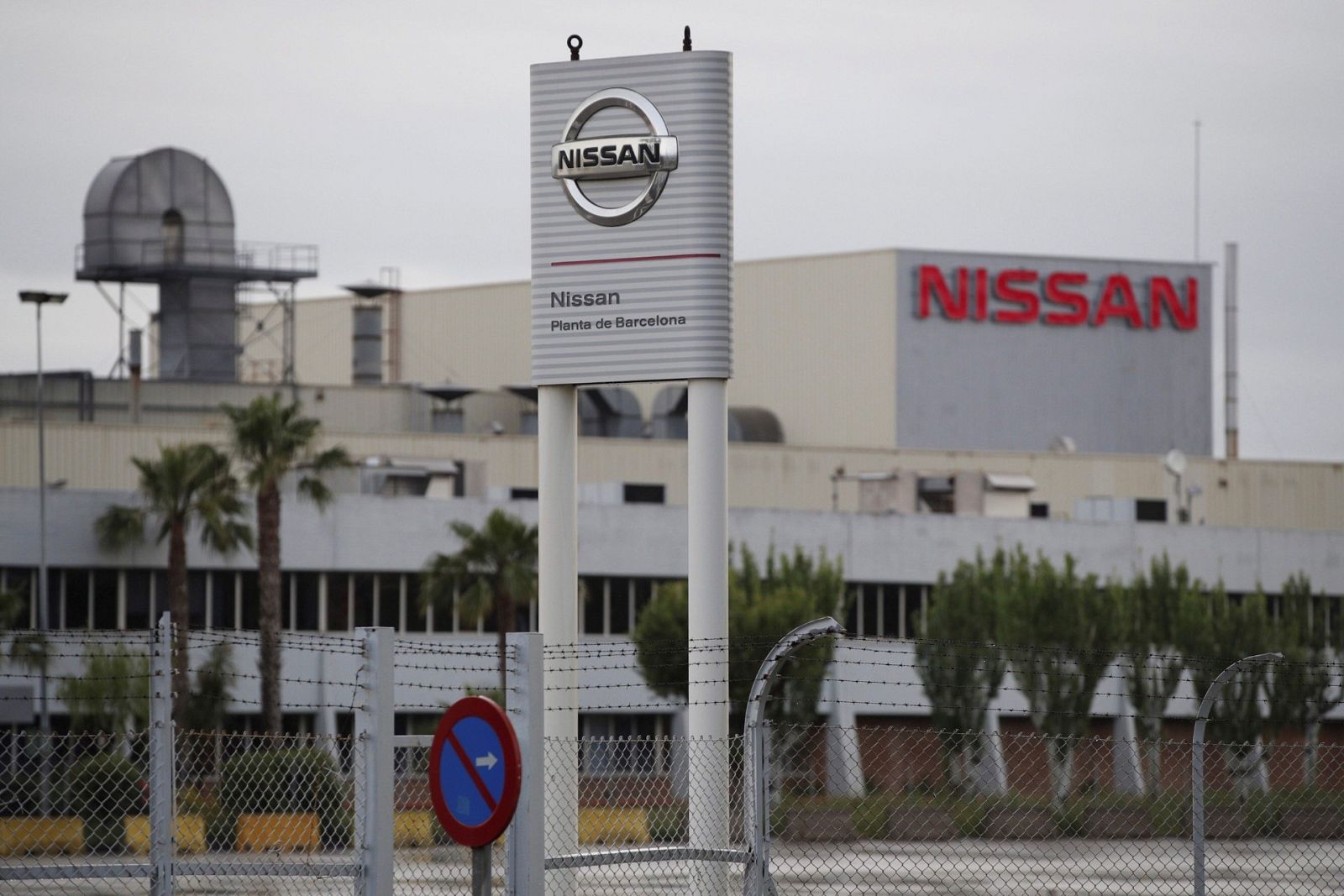 Vista exterior de la planta de Nissan en la zona franca de Barcelona