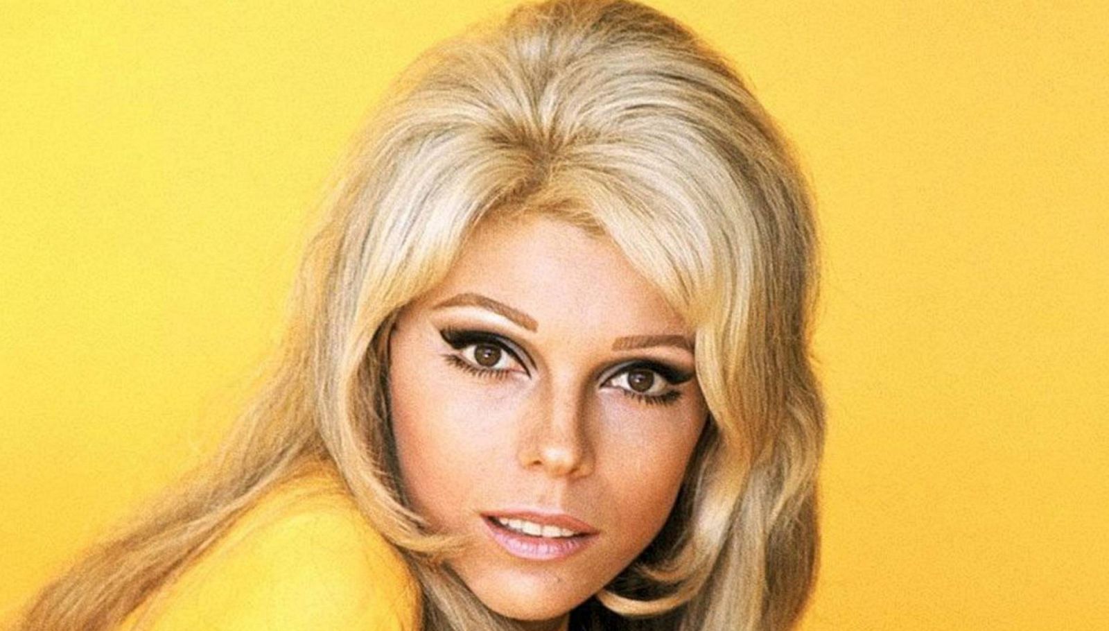 Nancy Sinatra, ídolo de niñez y juventud de muchas americanas