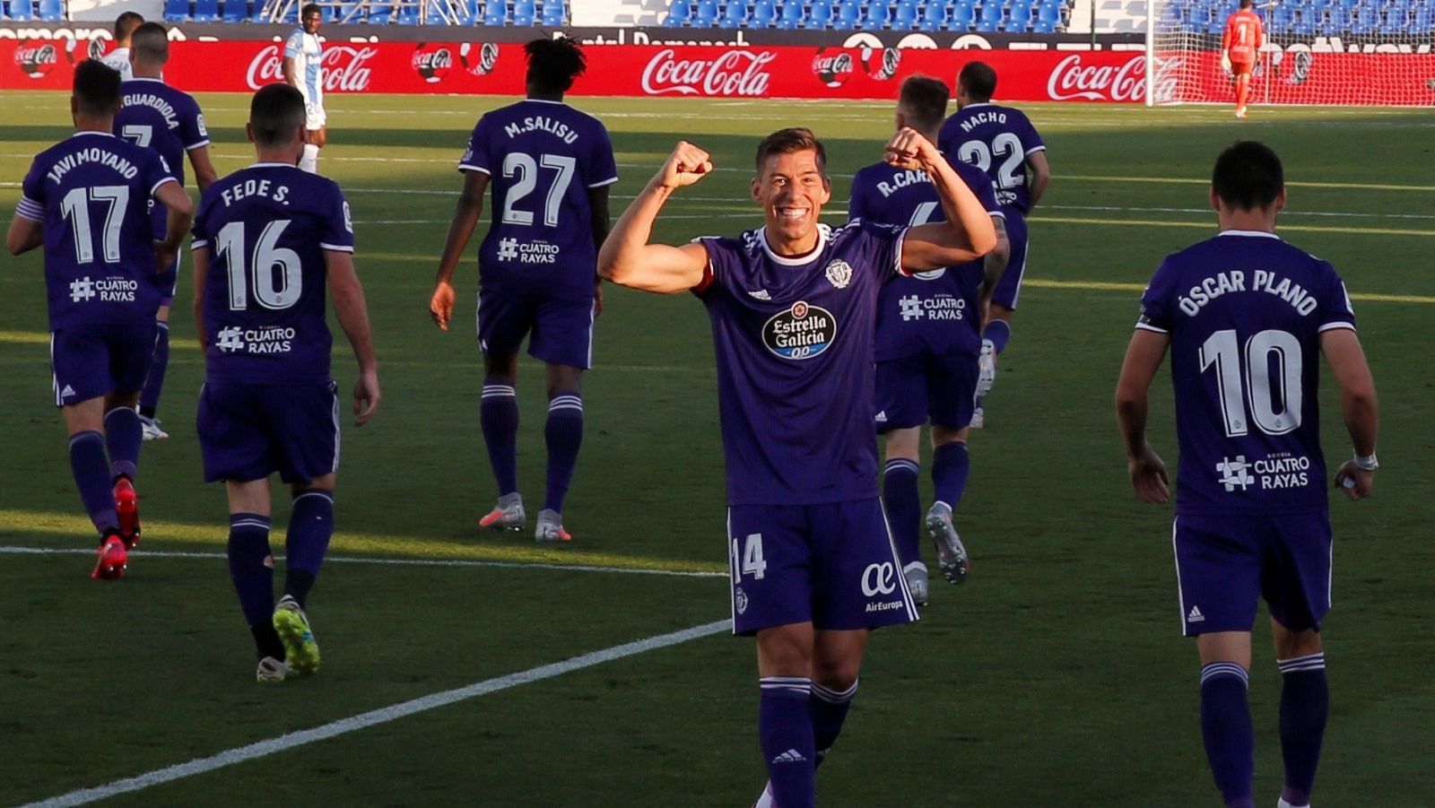 Rubén Alcaraz celebra el segundo gol del Valladolid en Butarque.