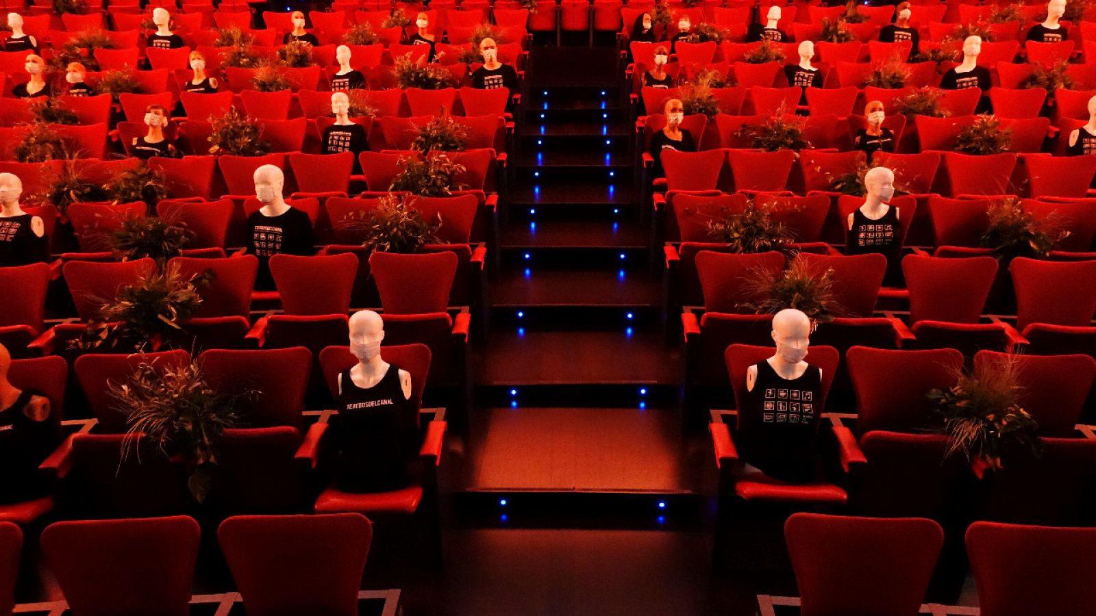Instalación 'El regreso' para la separación de butacas en los Teatros del Canal