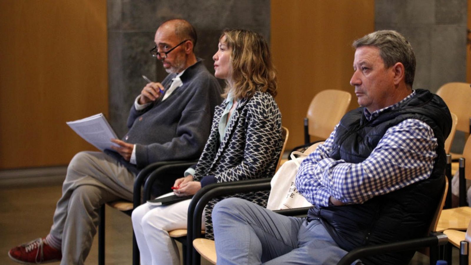 Natalio Grueso, Judit Pereiro y José María Vigil, en el juicio del "Caso Niemeyer"