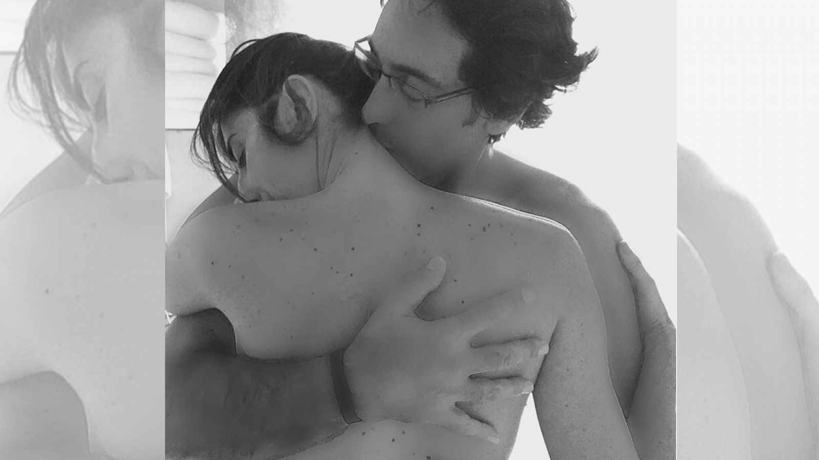 Paz Padilla se despide de su marido con esta foto en blanco y negro en la que aparecen con el torso desnudo abrazándose mientras él le besa la nuca