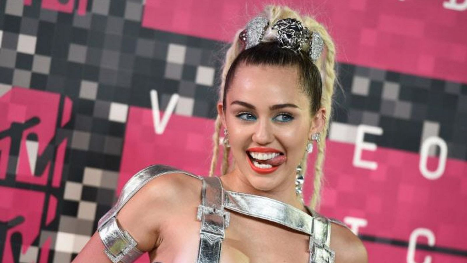 Miley Cyrus anuncia su regreso a la música