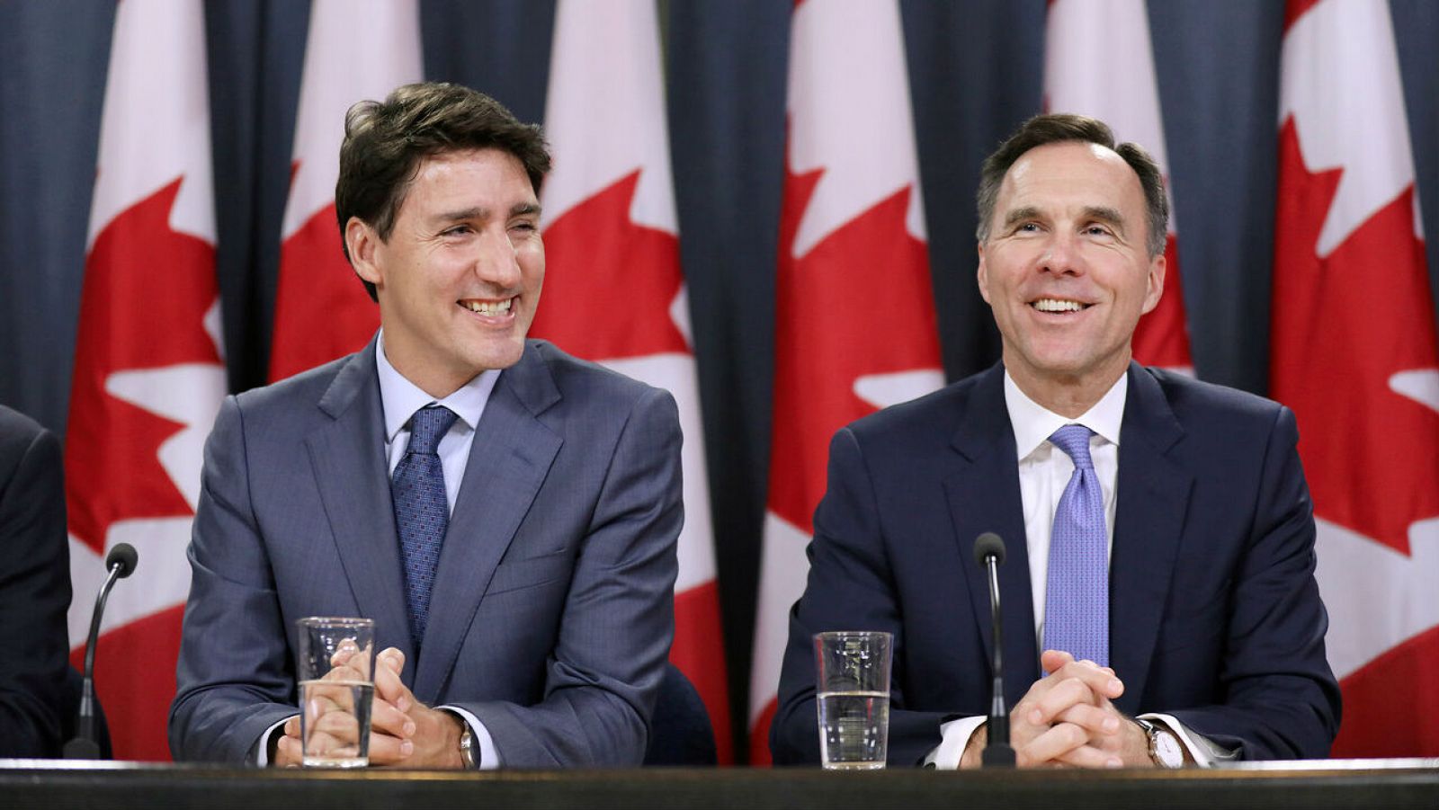 El primer ministro de Canadá, Justin Trudeau, y el ministro de Finanzas, Bill Morneau, durante una conferencia de prensa.