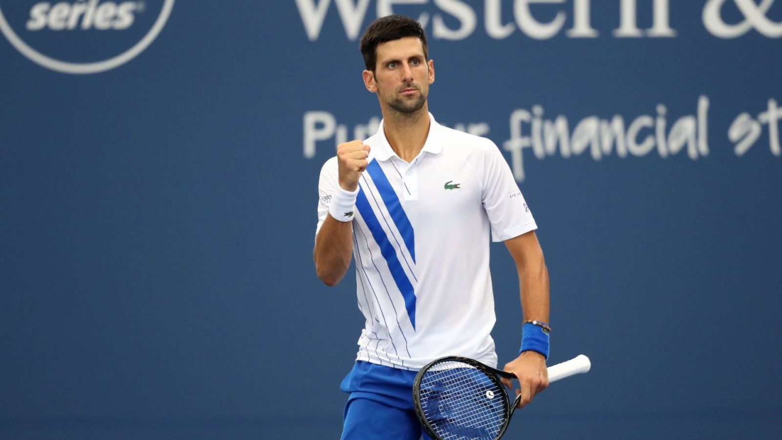 El tenista serbio Novak Djokovic durante su partido ante Milos Raonic en el Masters 1000 de Cincinnati.