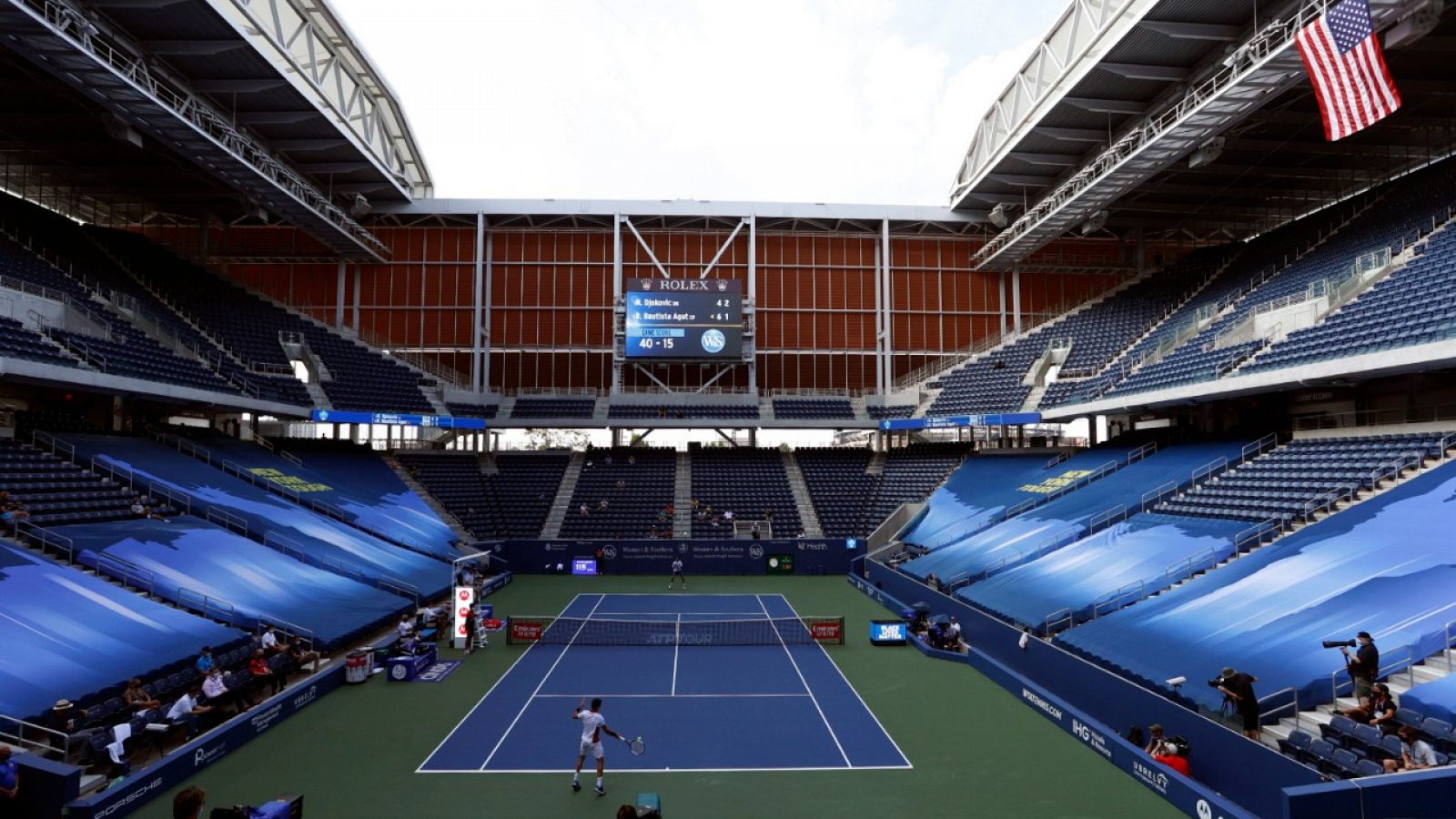 Imagen del encuentro entre Novak Djokovic y Roberto Bautista en el Masters 1000 de Cincinnati.