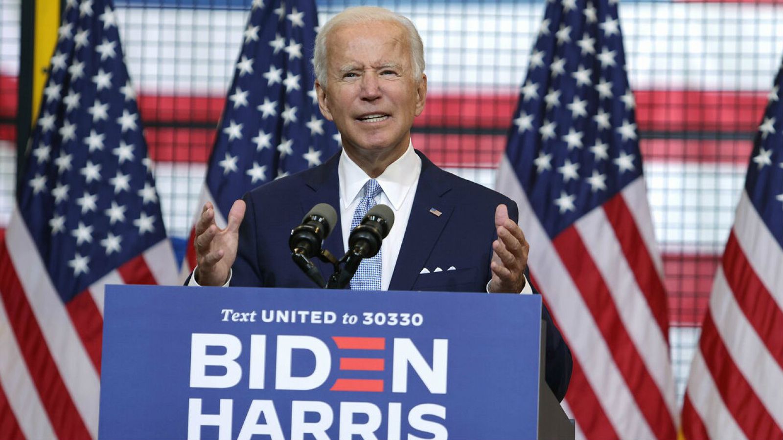 El exvicepresidente del candidato presidencial demócrata, Joe Biden, habla durante un evento de campaña en Mill, en Pittsburgh, Pennsylvania /EE.UU.).