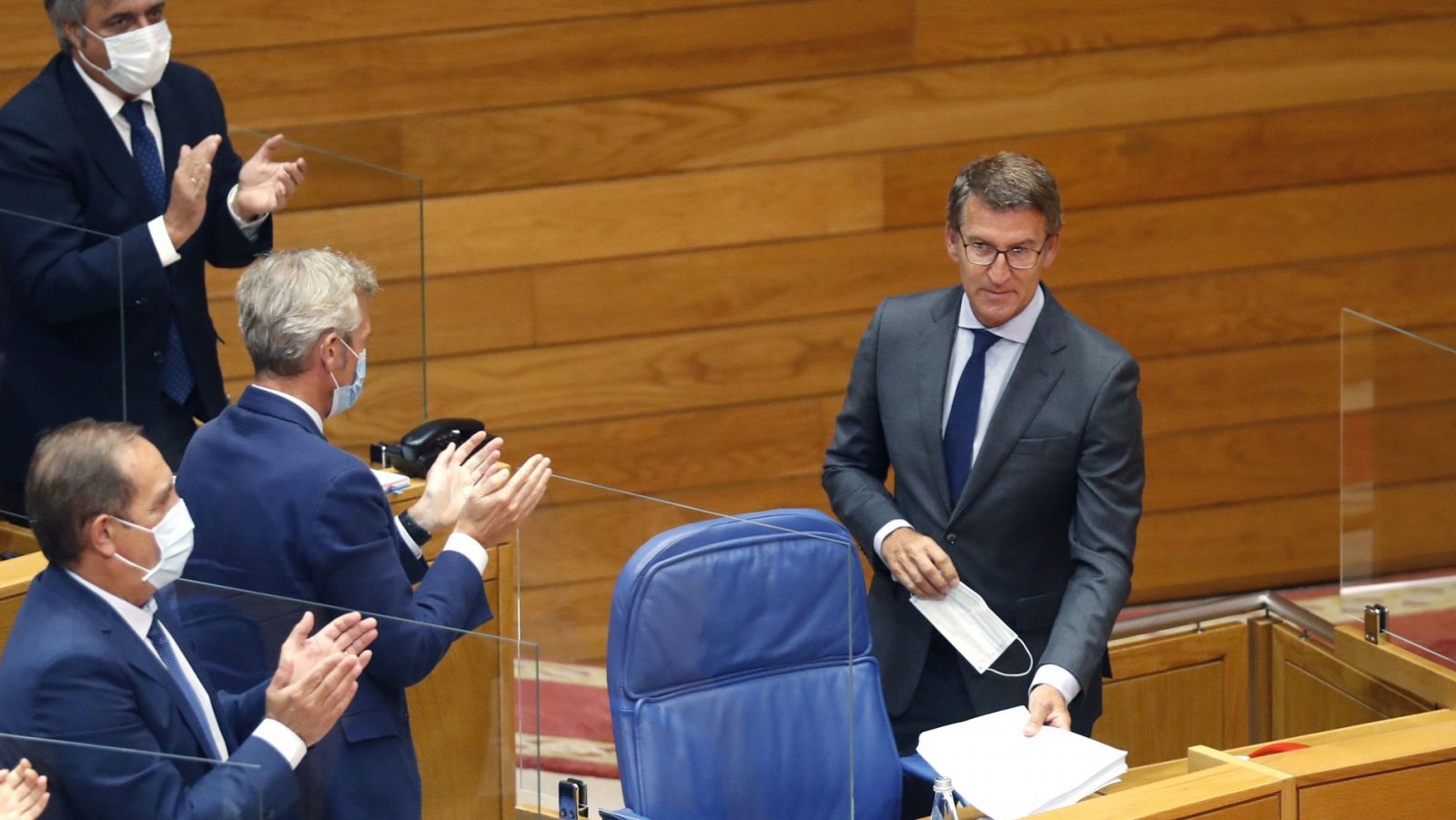 El presidente de la Xunta en funciones, Alberto Núñez Feijóo, tras su intervención en el pleno de investidura