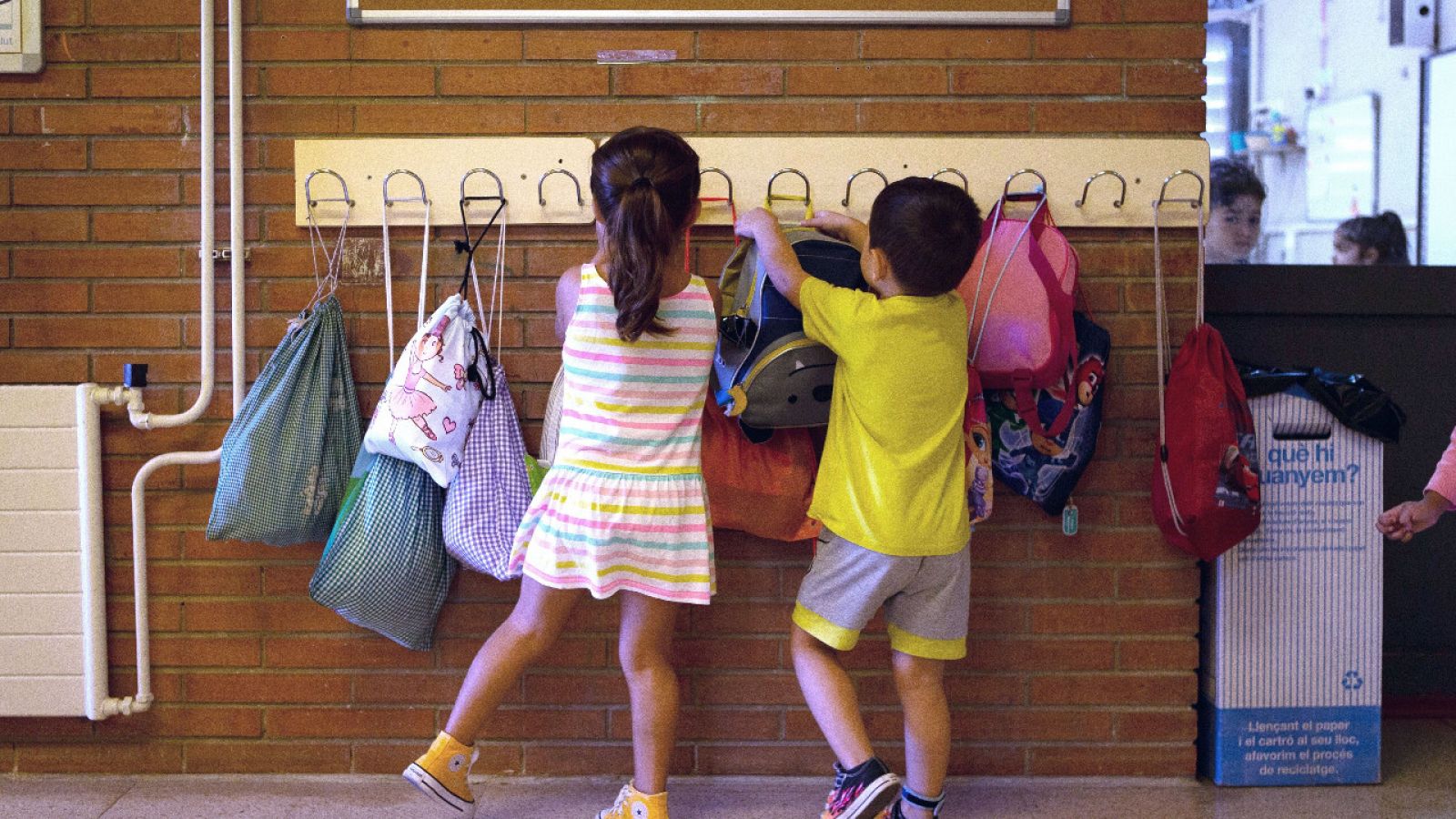 Imágenes de niños en una escuela de Barcelona