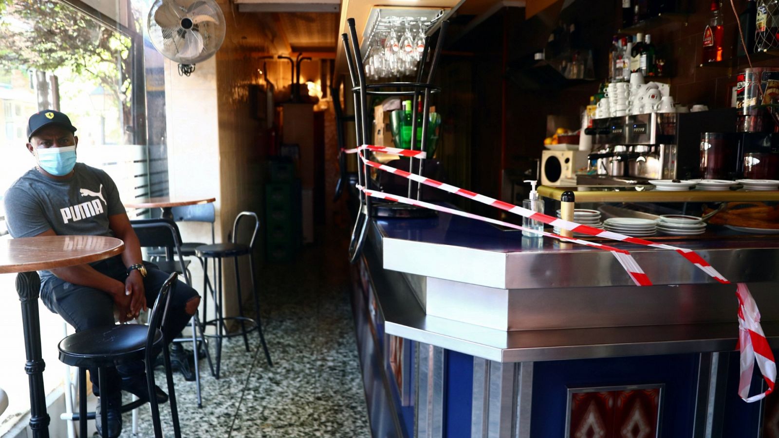 Las medidas ratificadas en la Comunidad de Madrid no permiten el consumo en barra en los bares