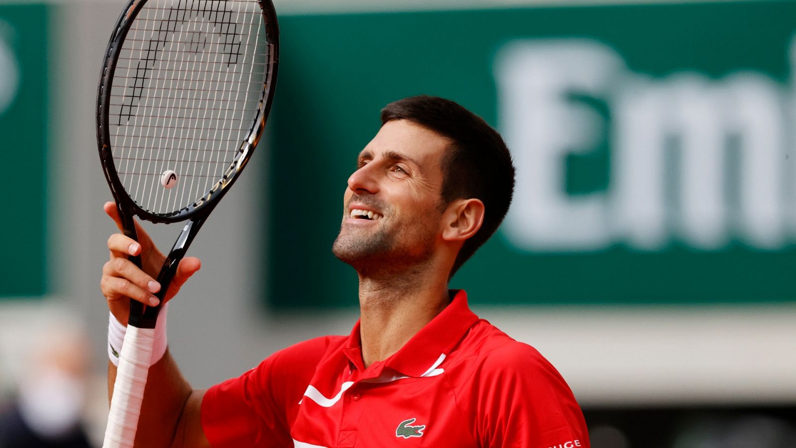 Djokovic avanza a tercera ronda de Roland Garros tras superar a Berankis