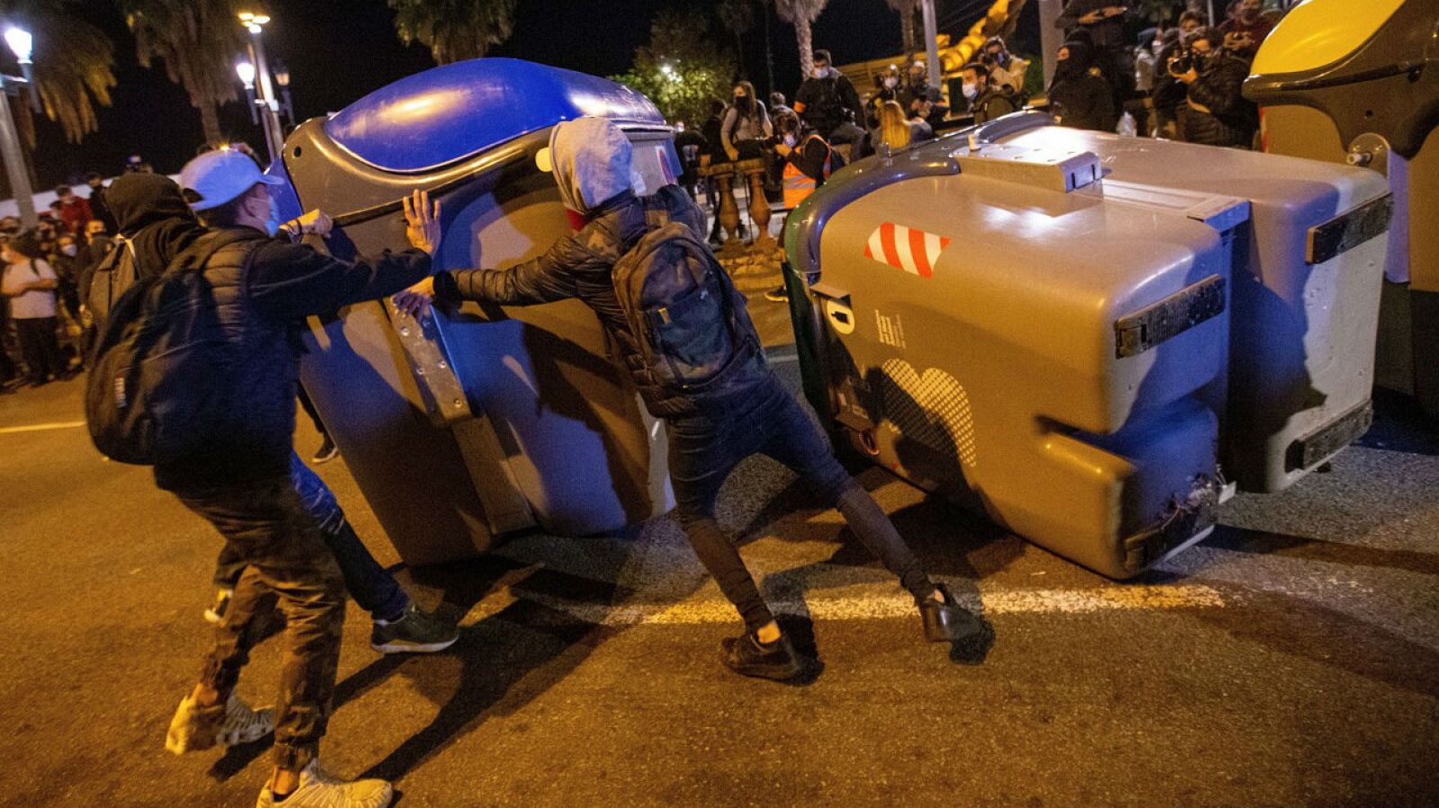 Imagen de los disturbios producidos en Barcelona durante las concentraciones convocadas por los CDR, en el aniversario de las condenas de prisión a los principales lideres del movimiento independentista.