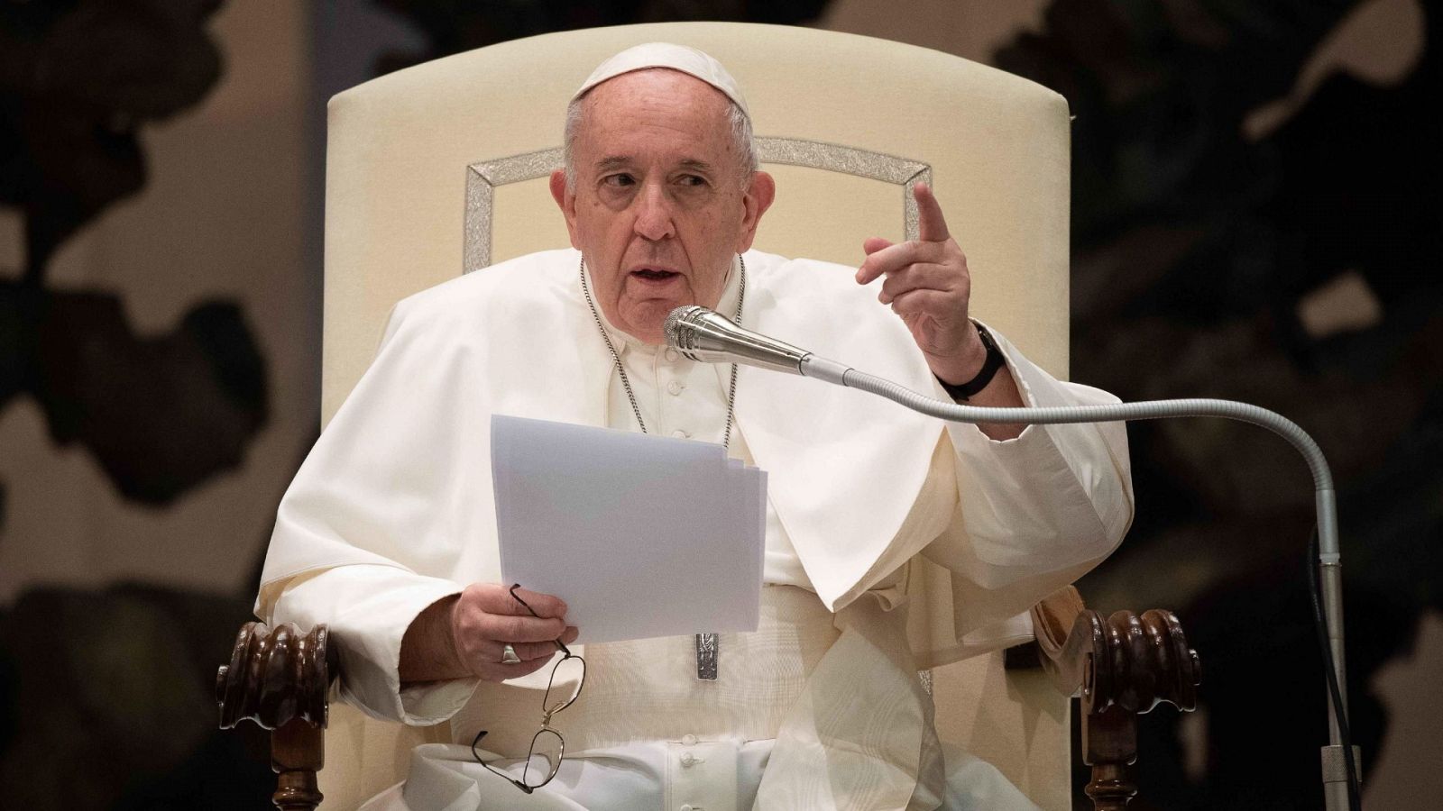 El papa autoriza más roles para las mujeres en la Iglesia