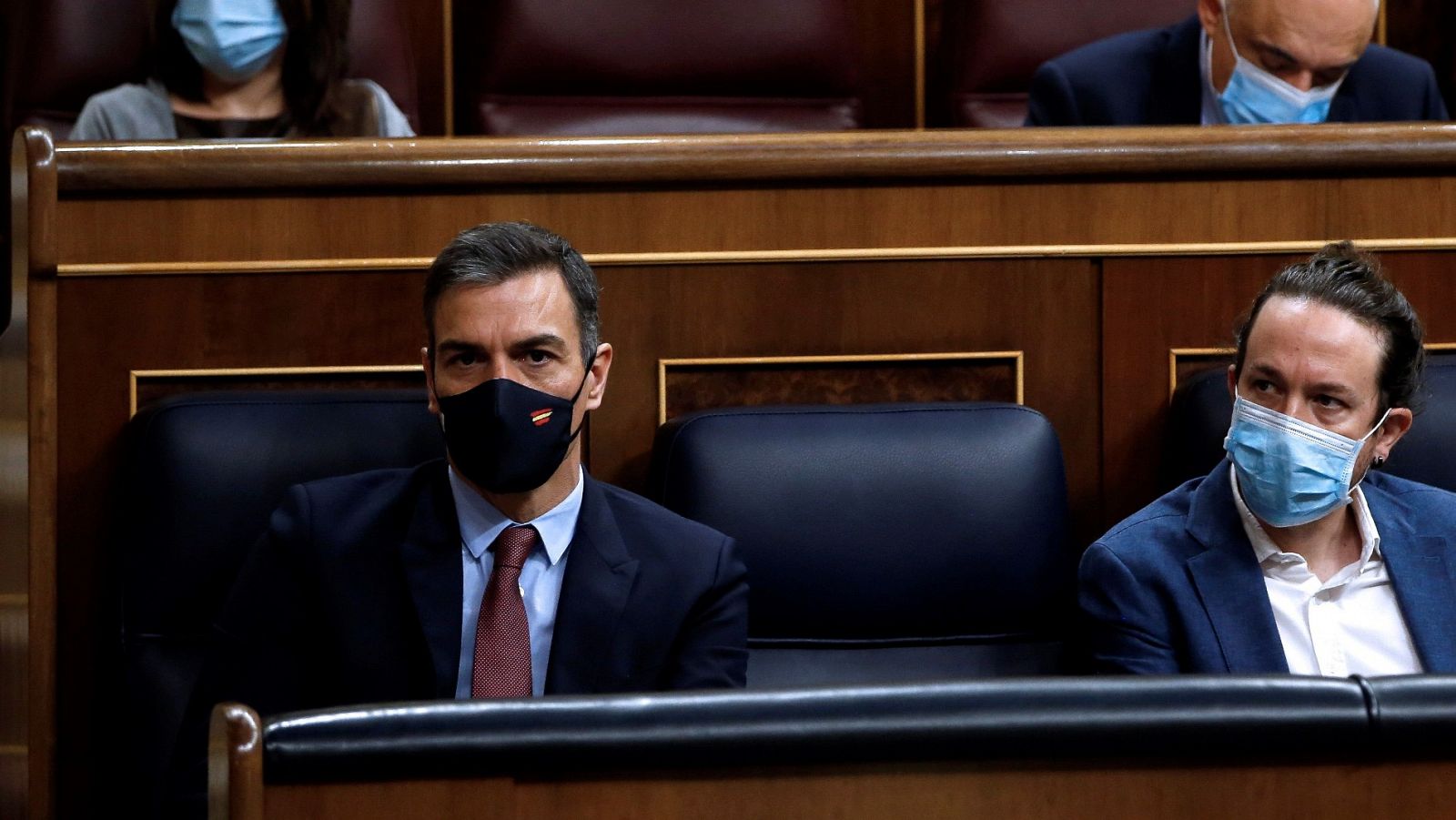 El presidente Sánchez y el vicepresidente Iglesias en el banco azul