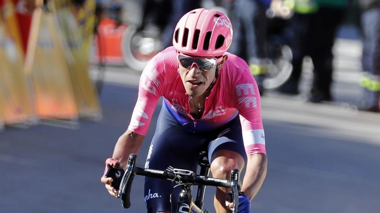 El corredor del Education First, Daniel Felipe Martínez no tomará salida en la etapa 4 de La Vuelta a España 2020