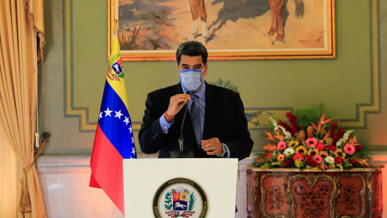 El presidente venezolano, Nicolás Maduro, hablando durante una videoconferencia de prensa con medios internacionales, en el Palacio Presidencial de Miraflores en Caracas, el 28 de octubre de 2020.