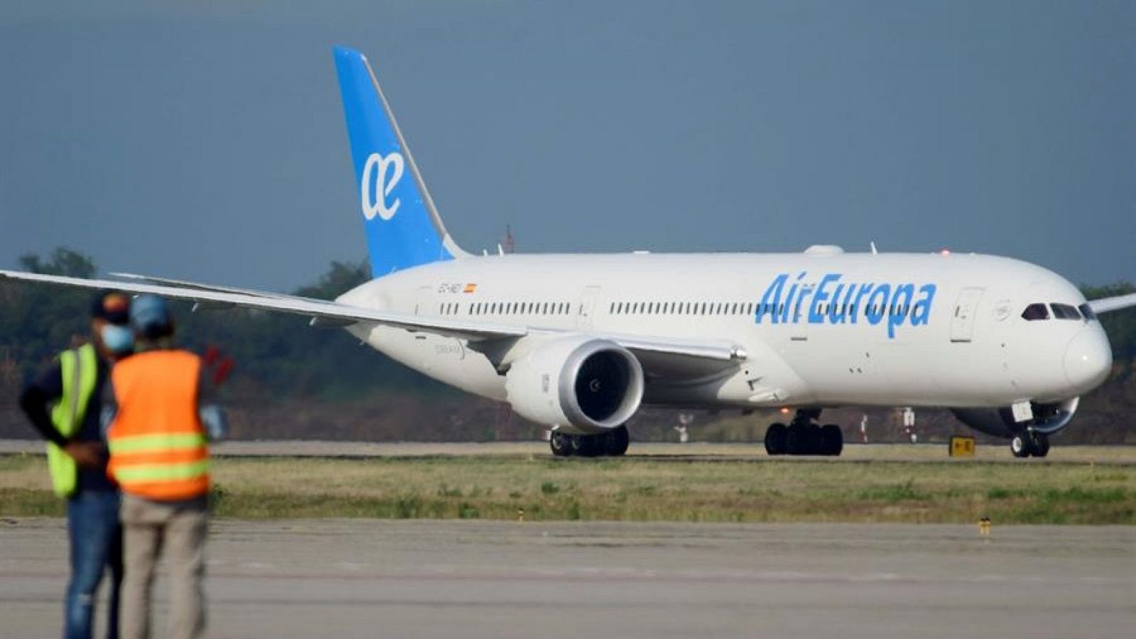 Avión de Air Europa en un aeropuerto de Honduras.