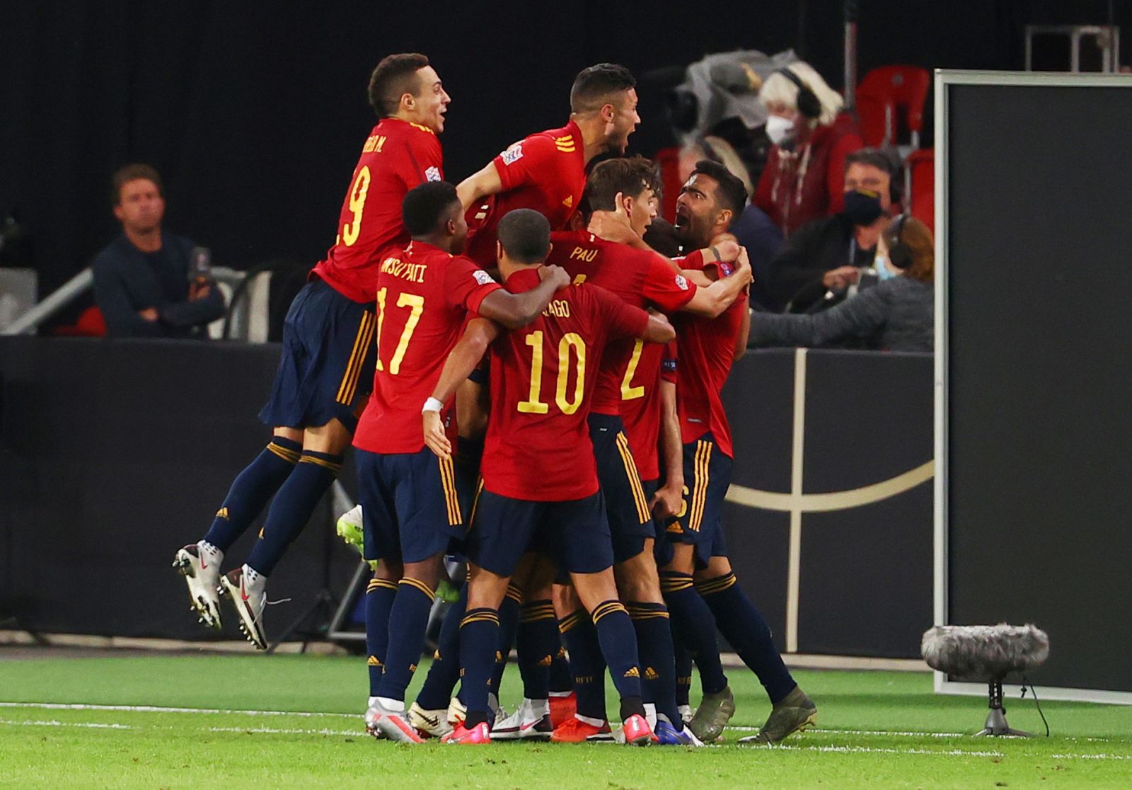 España y Alemania empataron 1-1 en el partido de ida.