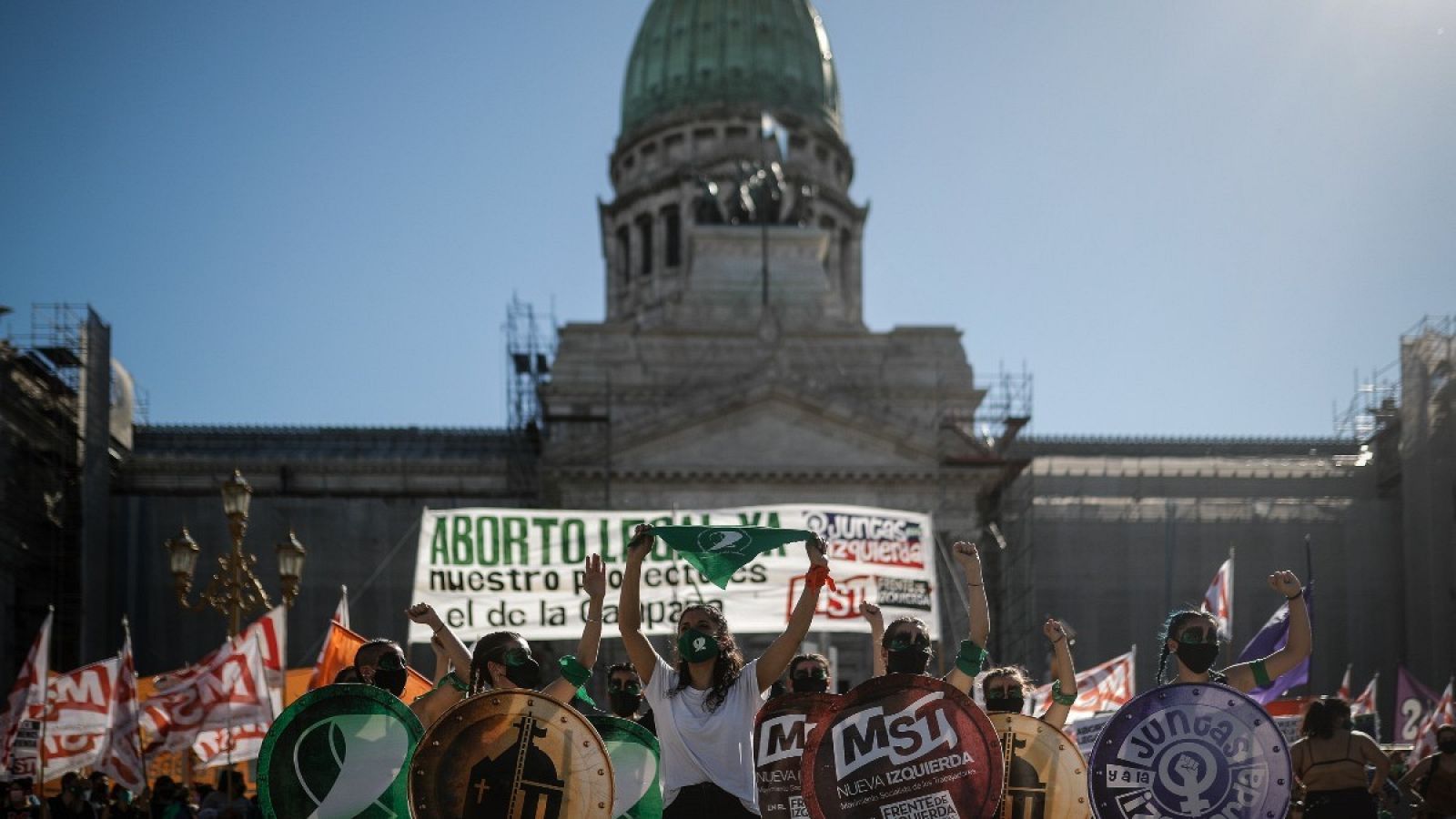 Mujeres se manifiestan en septiembre en el Día de Acción Global por un aborto legal y seguro, frente al Congreso de la Nación en Buenos Aires (Argentina).