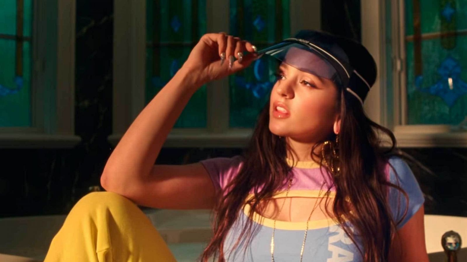 Rosalía en el videoclip de "Yo x ti, tú por mí"
