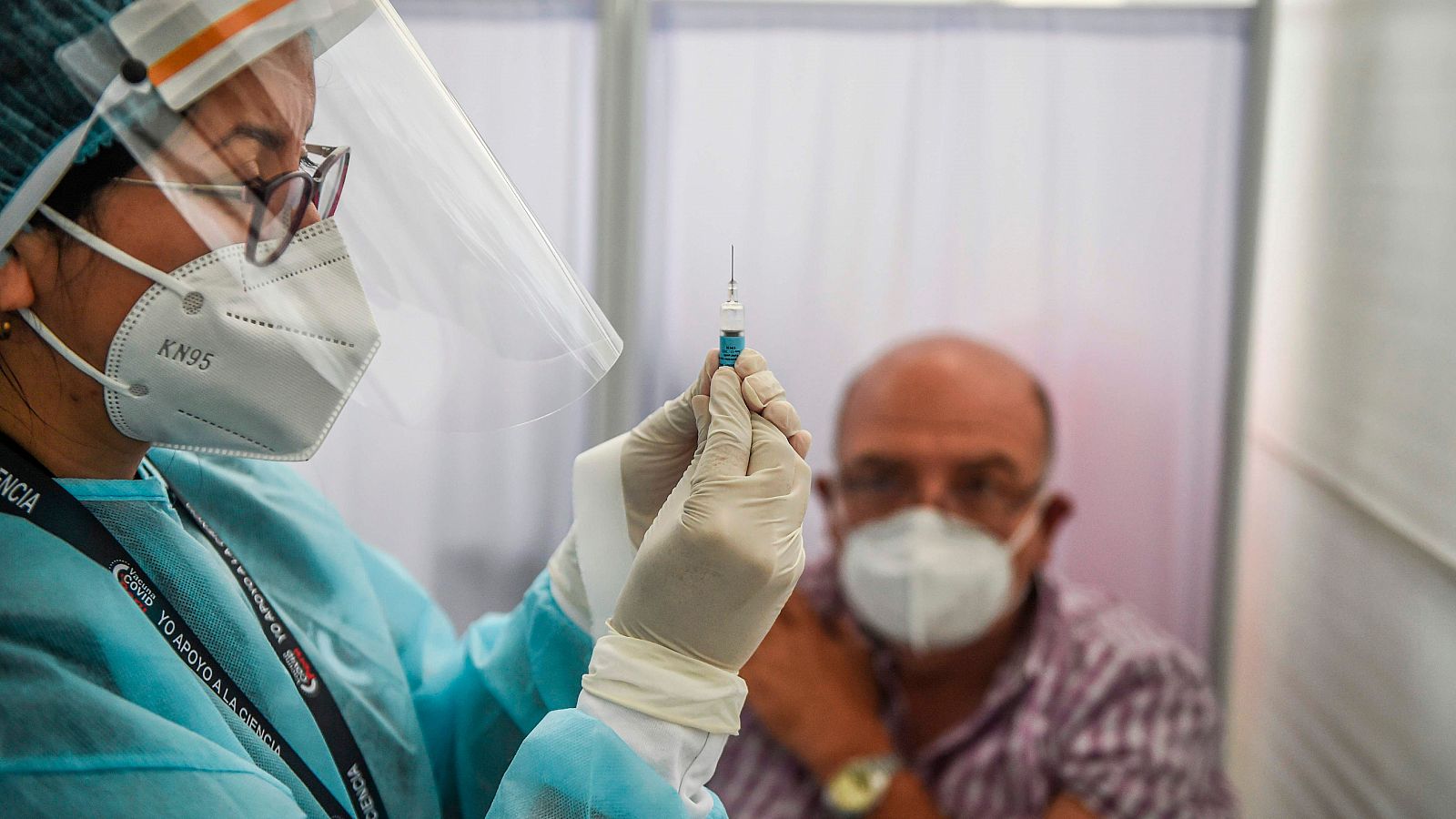 La campaña de vacunación comenzará presumiblemente en España durante la primera quincena de enero.