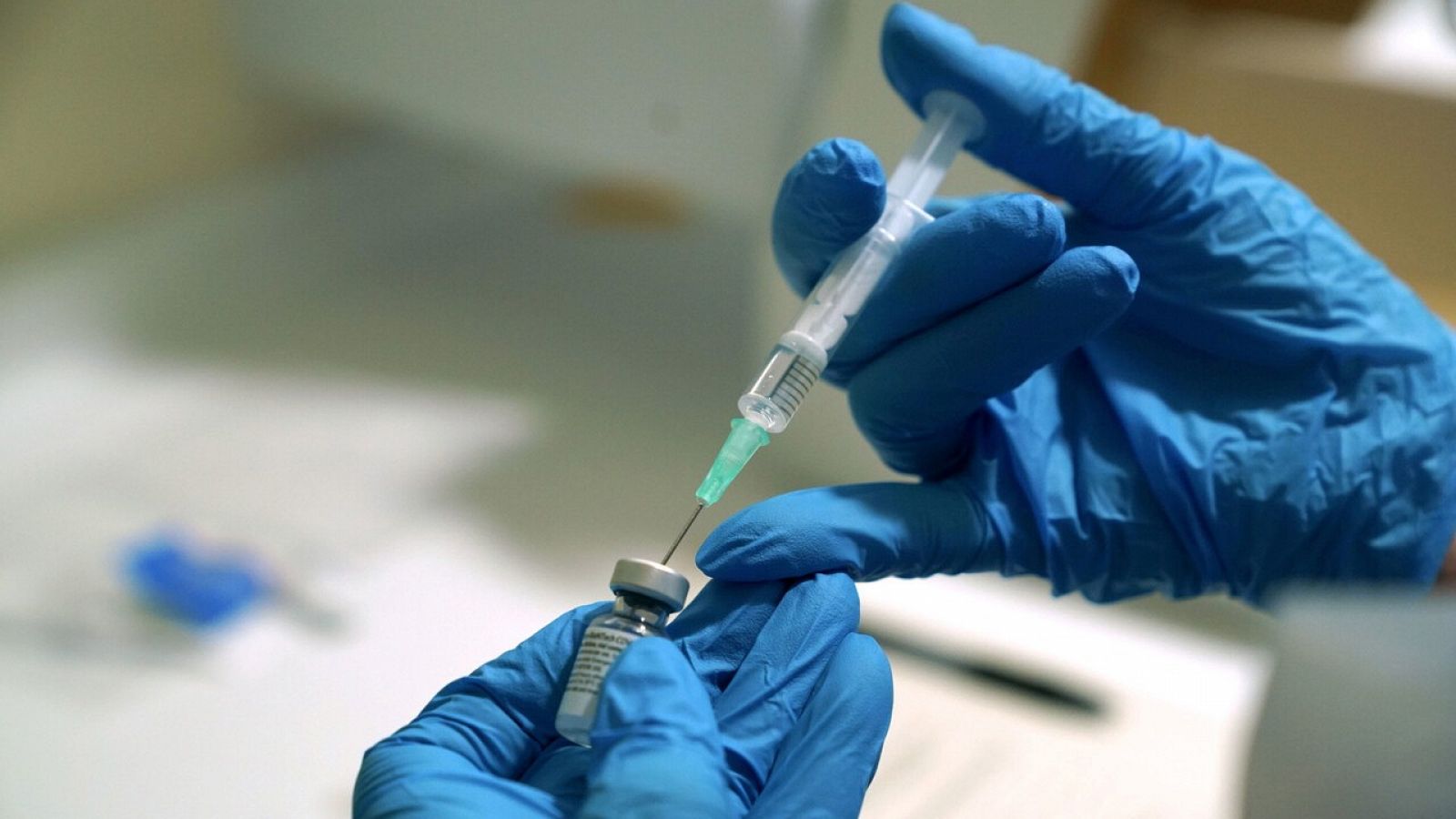 Un número indeterminado de participantes de la fase 1 de la vacuna asutraliana dieron falsos positivos en los exámenes para detectar el VIH
