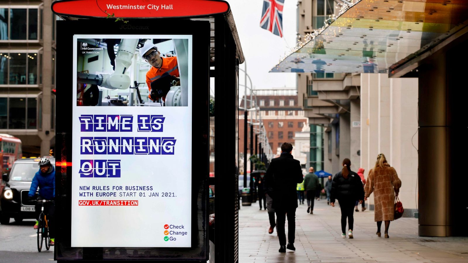 Un cartel del Gobierno recuerda a los londinenses el fin del periodo de transición del 'Brexit'