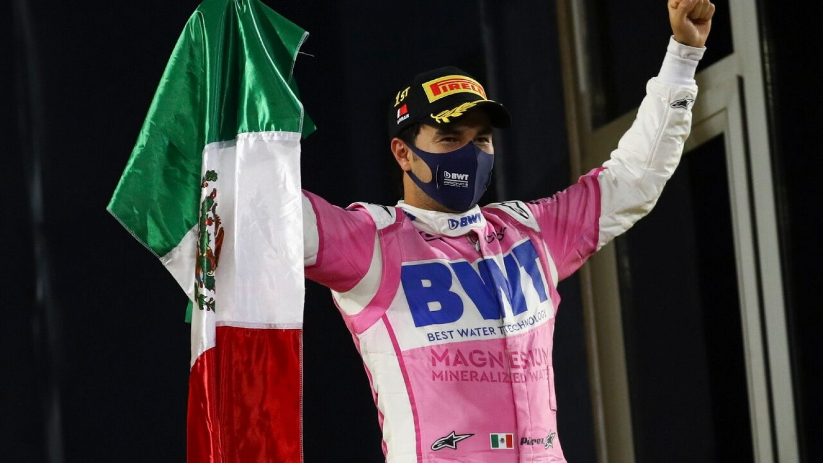 Checo Pérez, en el podio del pasado GP de Sakhir.