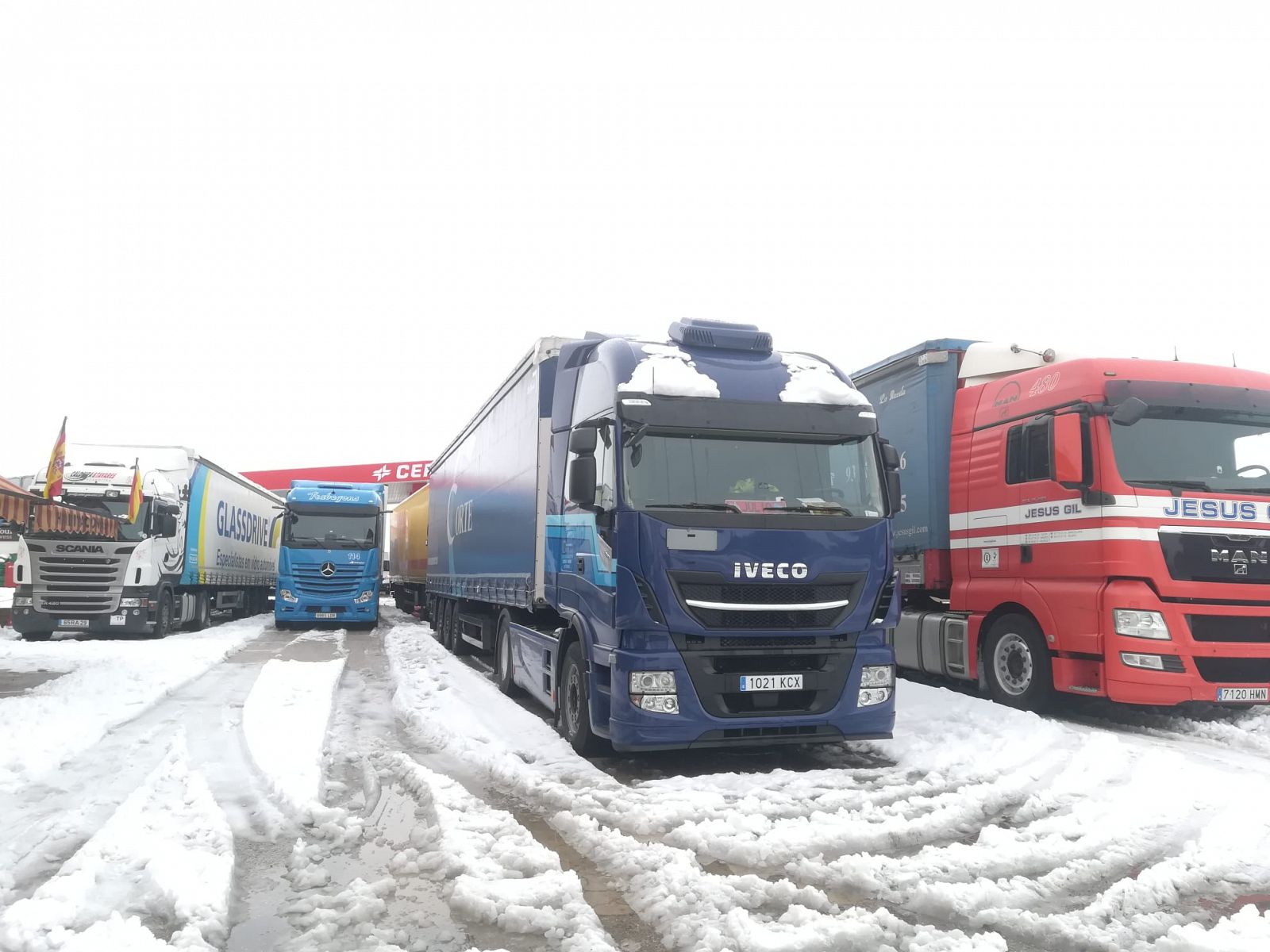 Más de 2.000 camiones han quedado atrapados en las carreteras de C-LM ha causa de la nieve