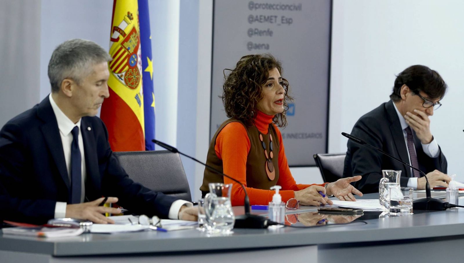 La ministra de Hacienda, María Jesús Montero, y los titulares de Interior, Fernando Grande Marlaska, y Sanidad, Salvador Illa