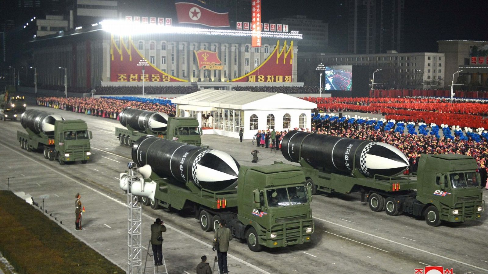 Una imagen del desfile militar celebrado en Corea del Norte tras la clausura del octavo congreso del Partido de los Trabajadores.
