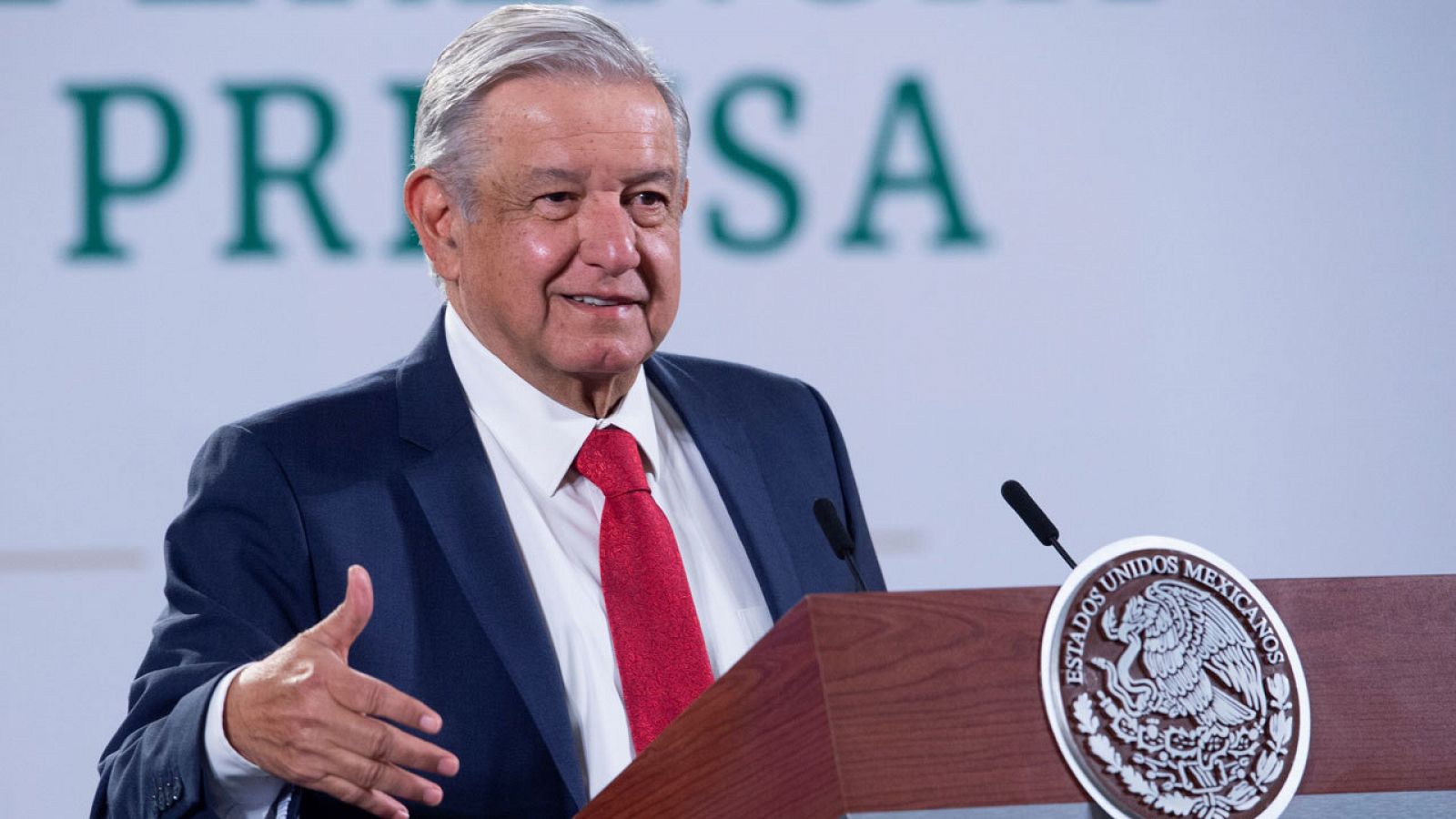 Andrés López Obrador ve "muy bien" la reforma migratoria de Biden