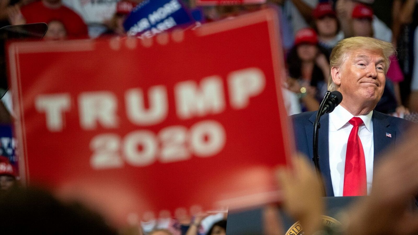 Imagen de archivo de Donald Trump durante un mitin de la campaña electoral en Orlando, Florida. EFE/EPA/CRISTOBAL HERRERA