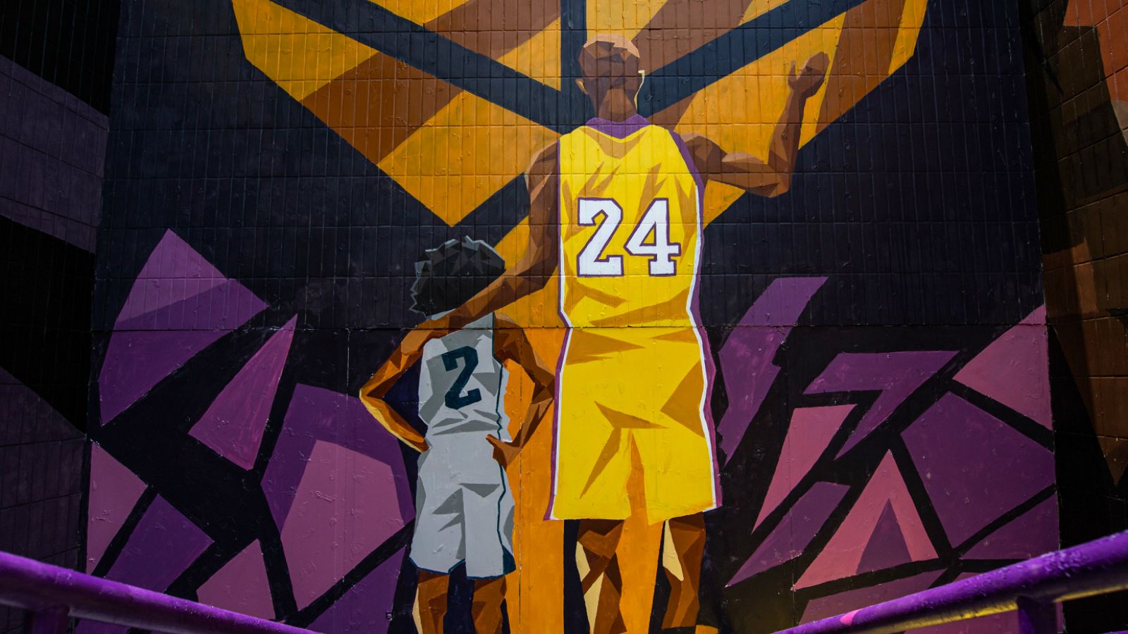 Grafiti homenaje de Kobe Bryant con su hija Gianna