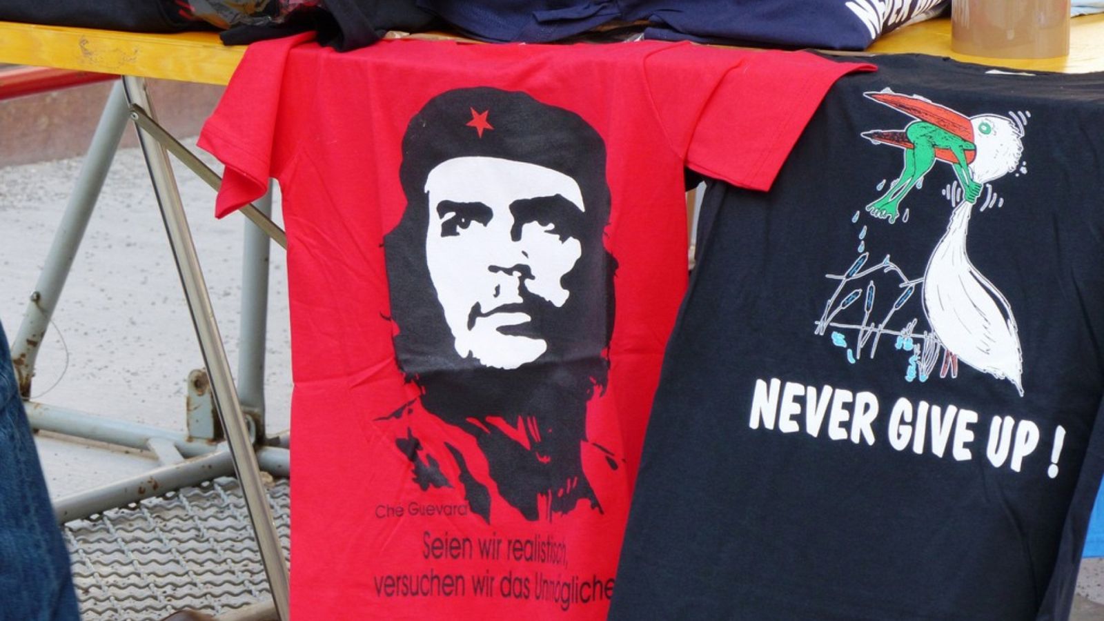 Camiseta de "merchandising" con la imagen de Che Guevara.