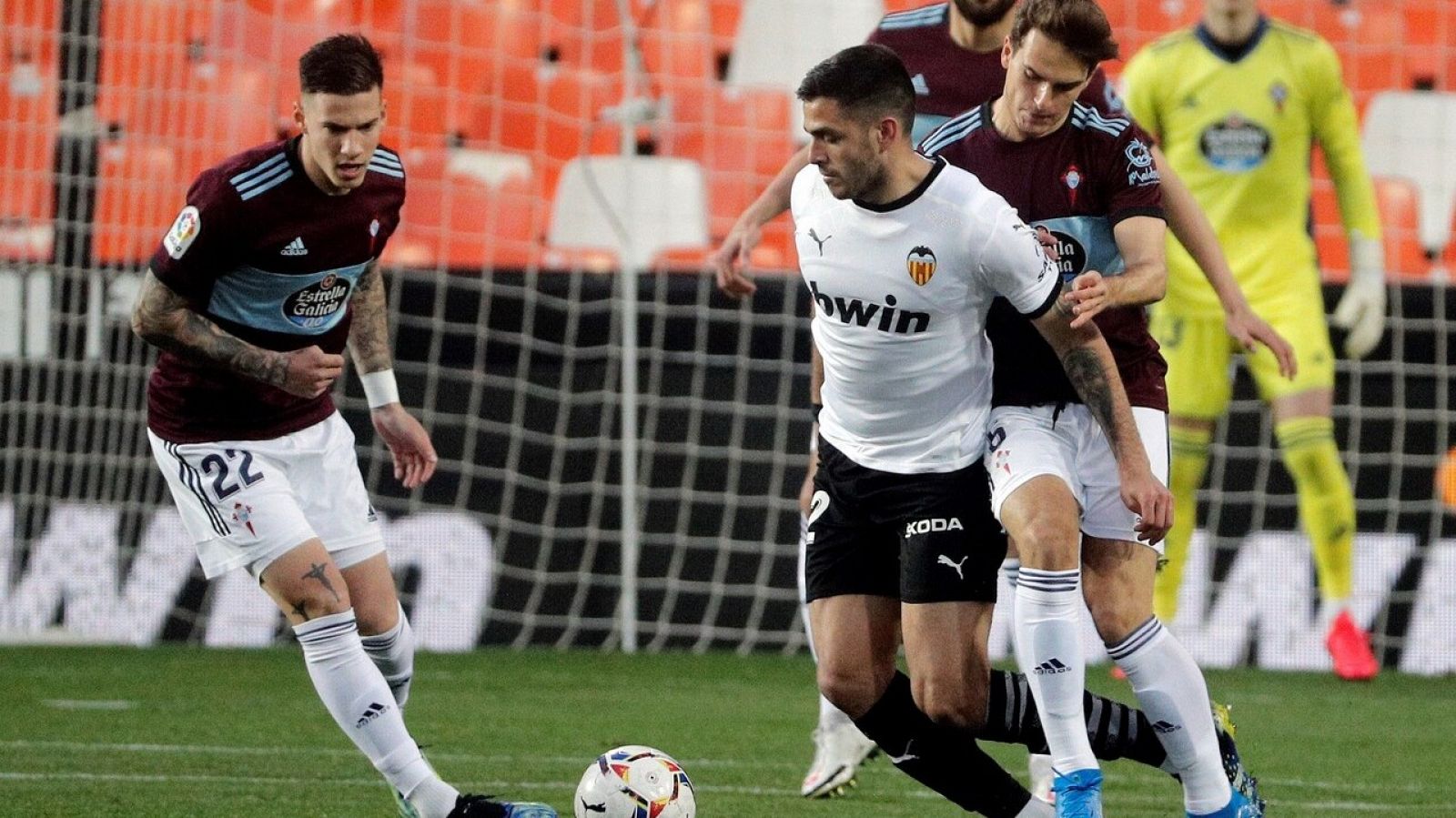 El Valencia ha sufrido para vencer al Celta (1-0).