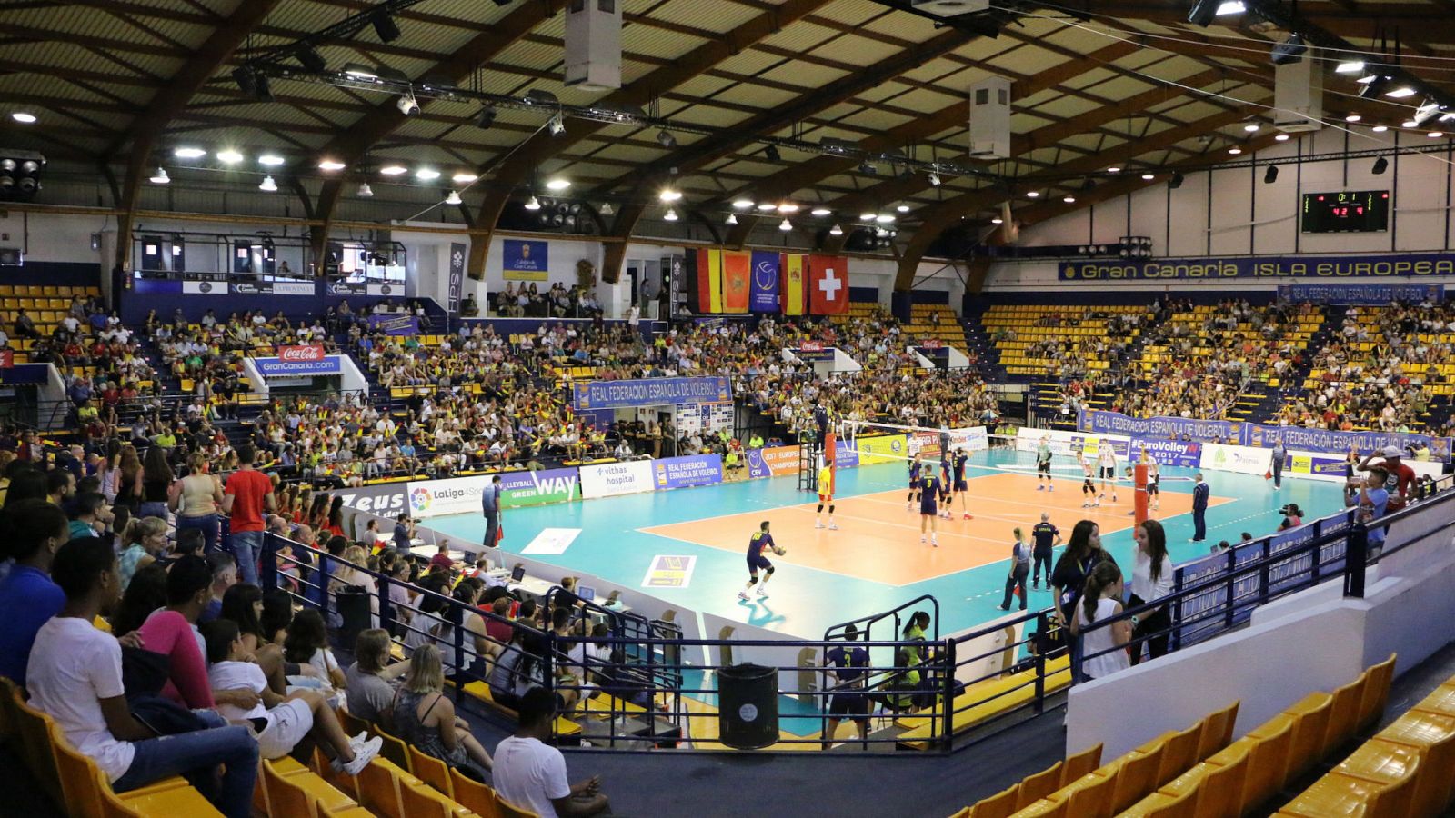 Vista general del Centro Insular de Deportes durante un partido de la selección española de voleibol en 2016