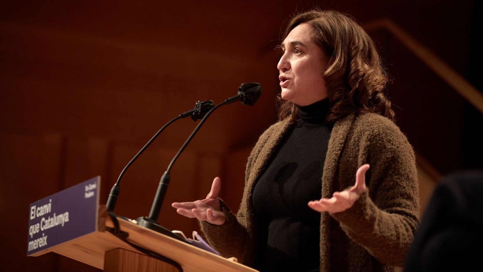 La alcaldesa de Barcelona, Ada Colau, participa en un acto de En Comú Podem