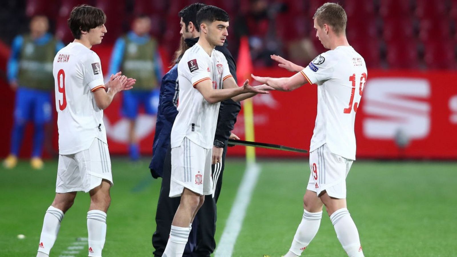 Pedri y Bryan Gil hacen su debut con la selección española de fútbol