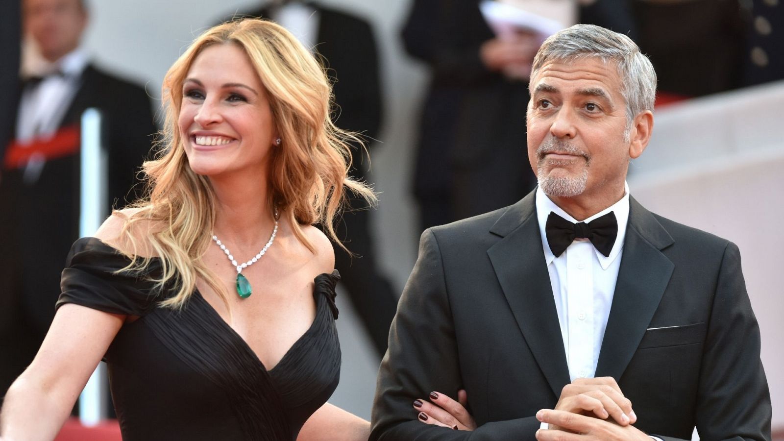 Julia Roberts y George Clooney en el estreno de la película 'Money monster' en Cannes