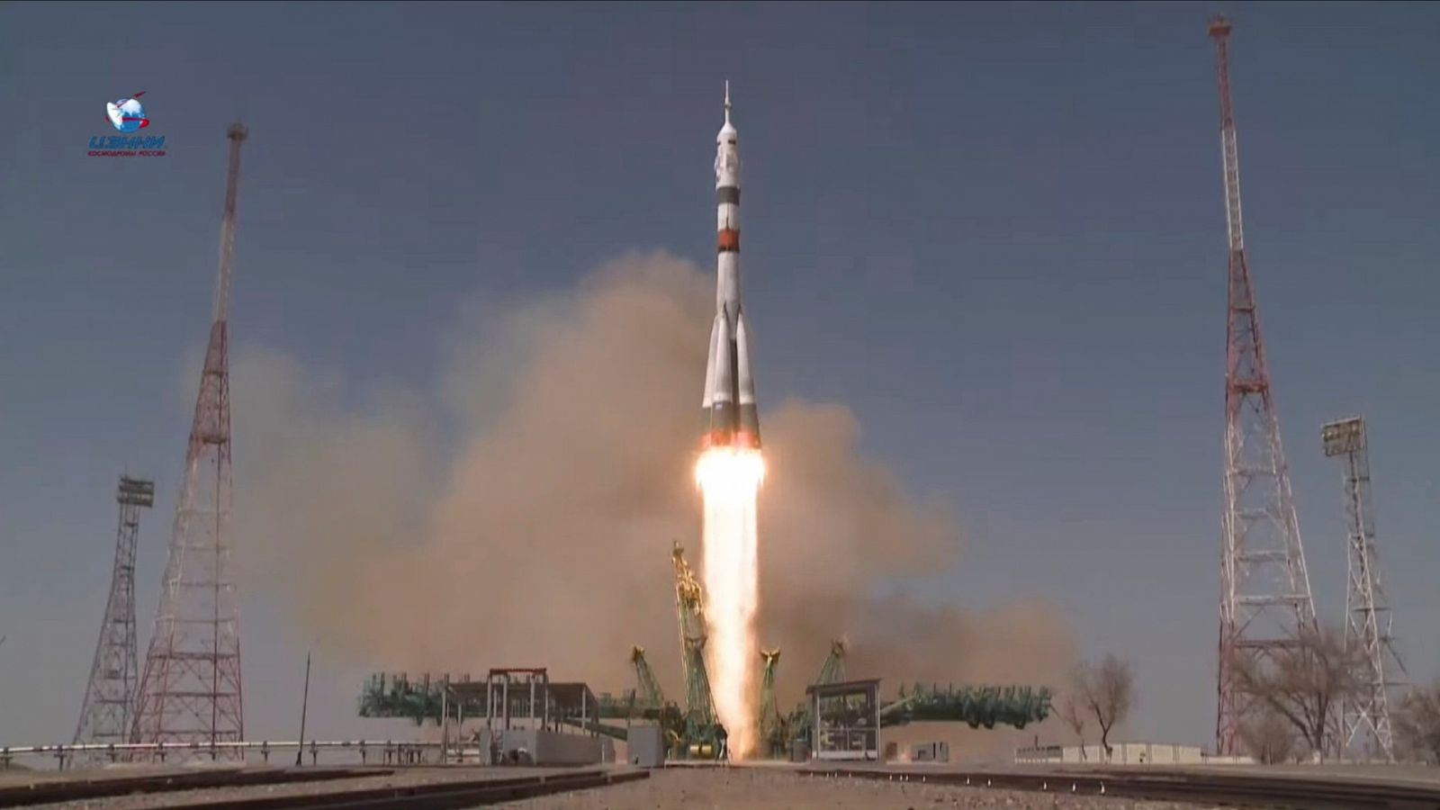 La Soyuz MS-18 despega rumbo a la Estación Espacial Internacional en el 60 aniversario del primer vuelo del hombre al espacio