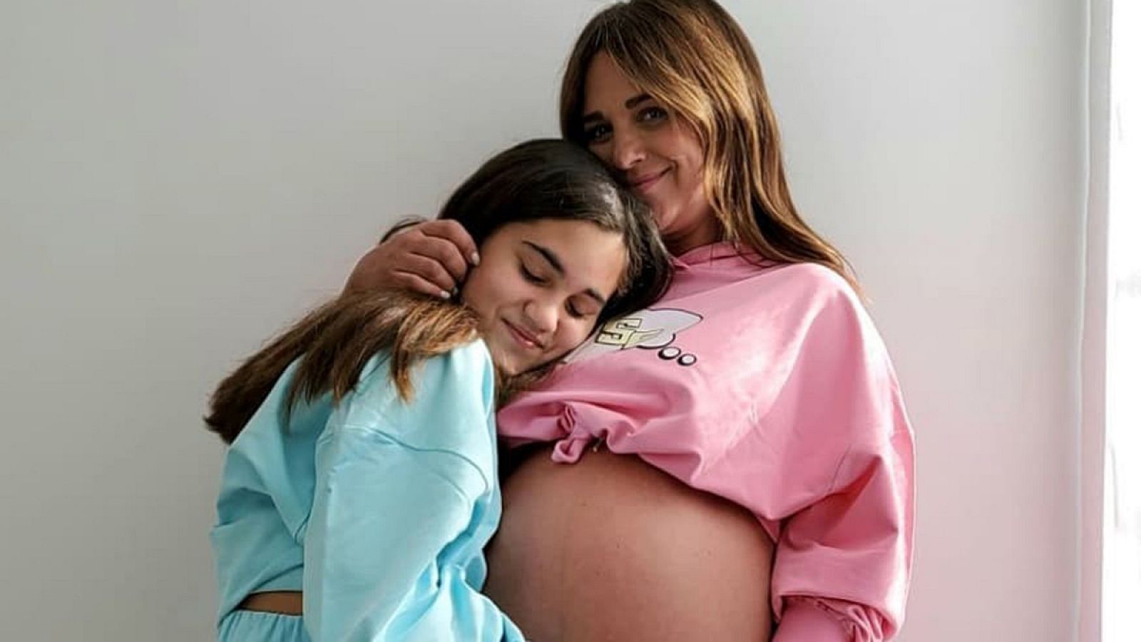 Paula posa con su hija Daniela, fruto de su relación con David Bustamante.