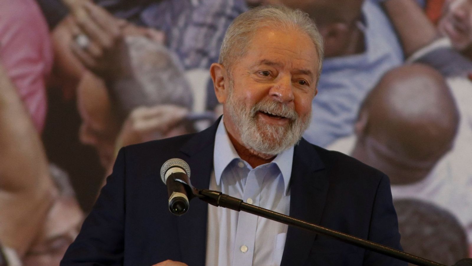 Imagen de archivo del 10 de marzo de 2021 del expresidente brasileño Luiz Inácio Lula da Silva durante una rueda de prensa en la sede del sindicato de trabajadores del metal en Sao Paulo, Brasil.