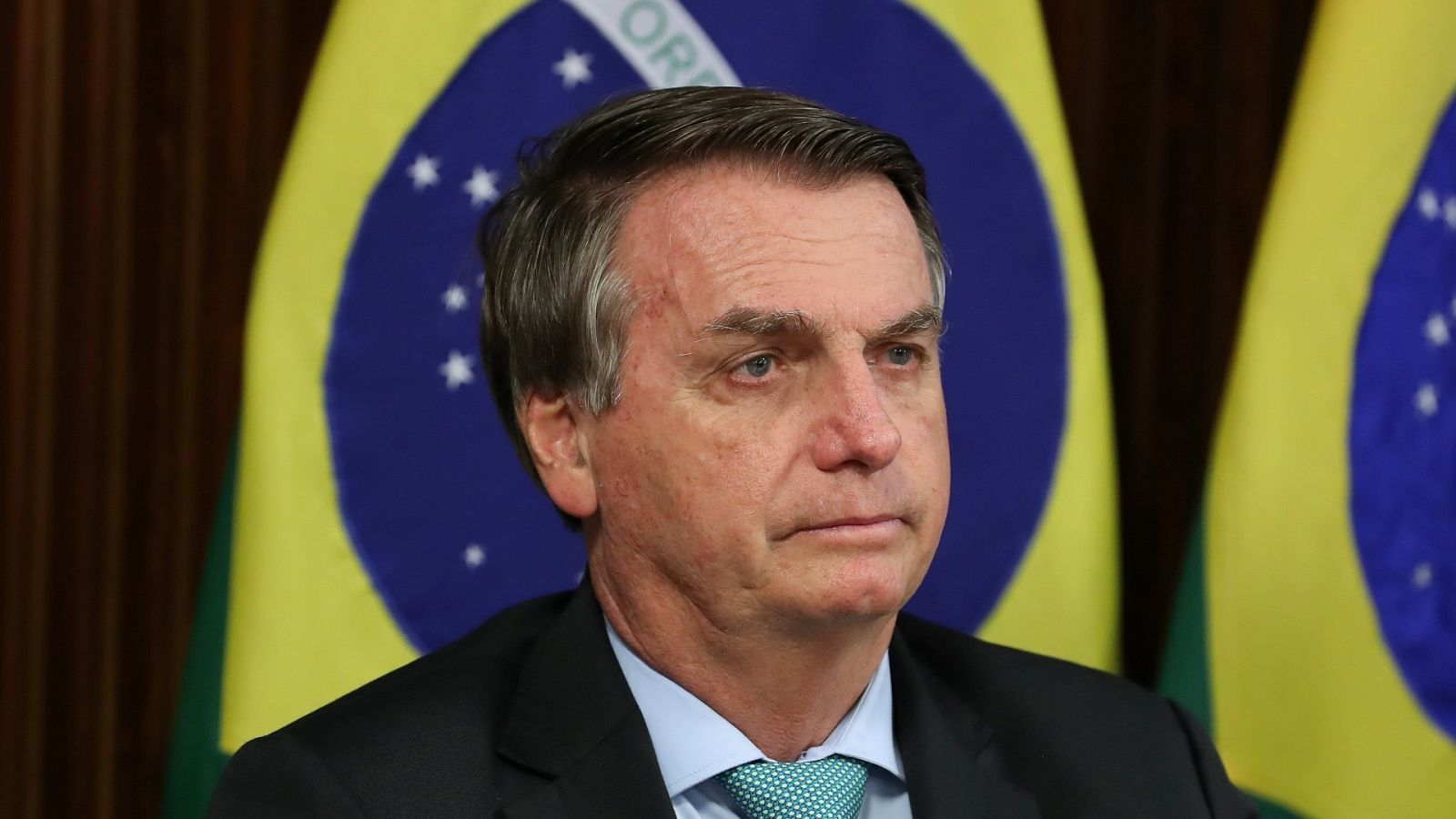 El presidente de Brasil, Jair Bolsonaro, asiste a una cumbre climática global virtual a través de un enlace de video en Brasilia