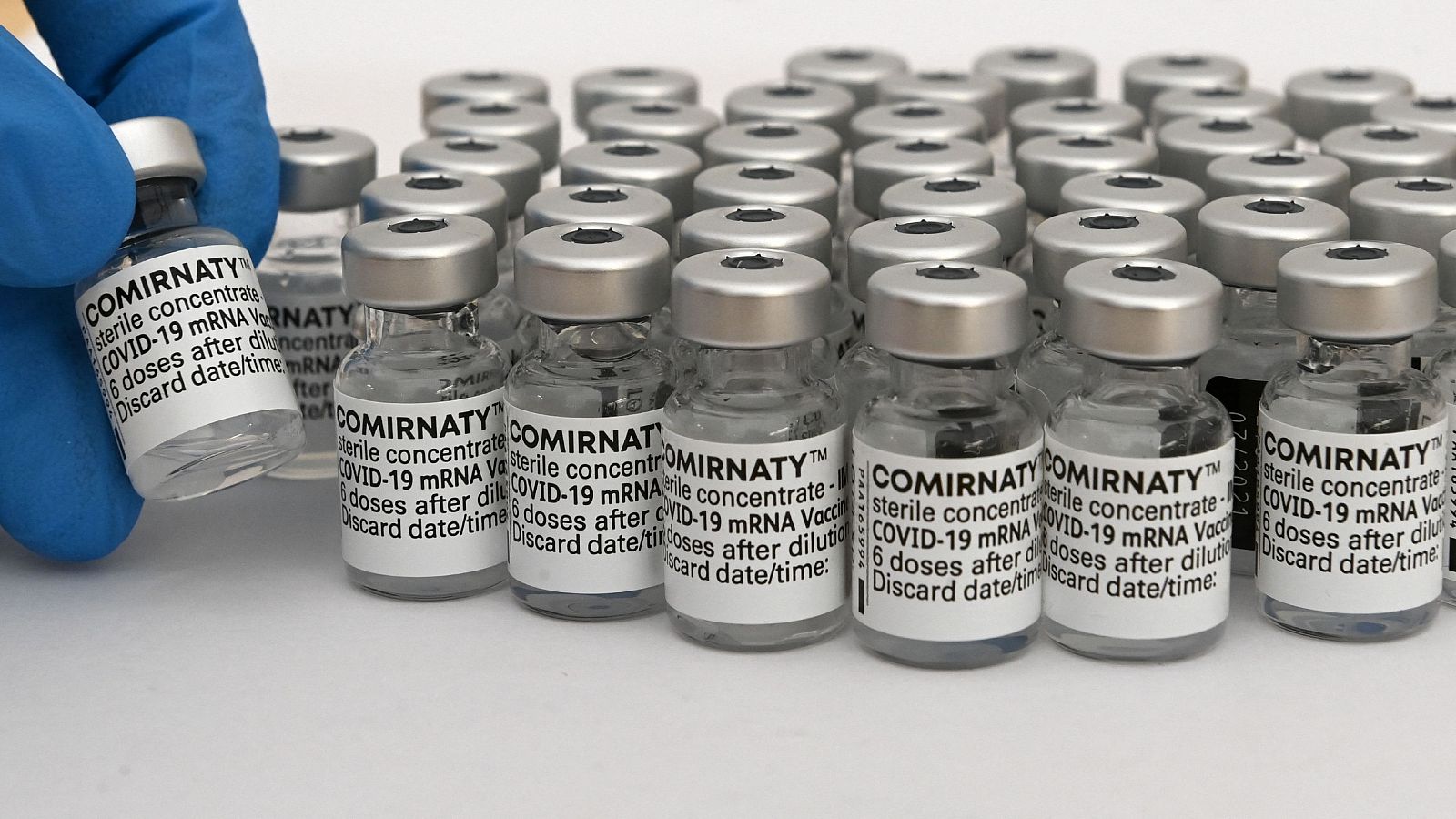 Viales de la vacuna desarrollada por BioNTech y Pfizer.