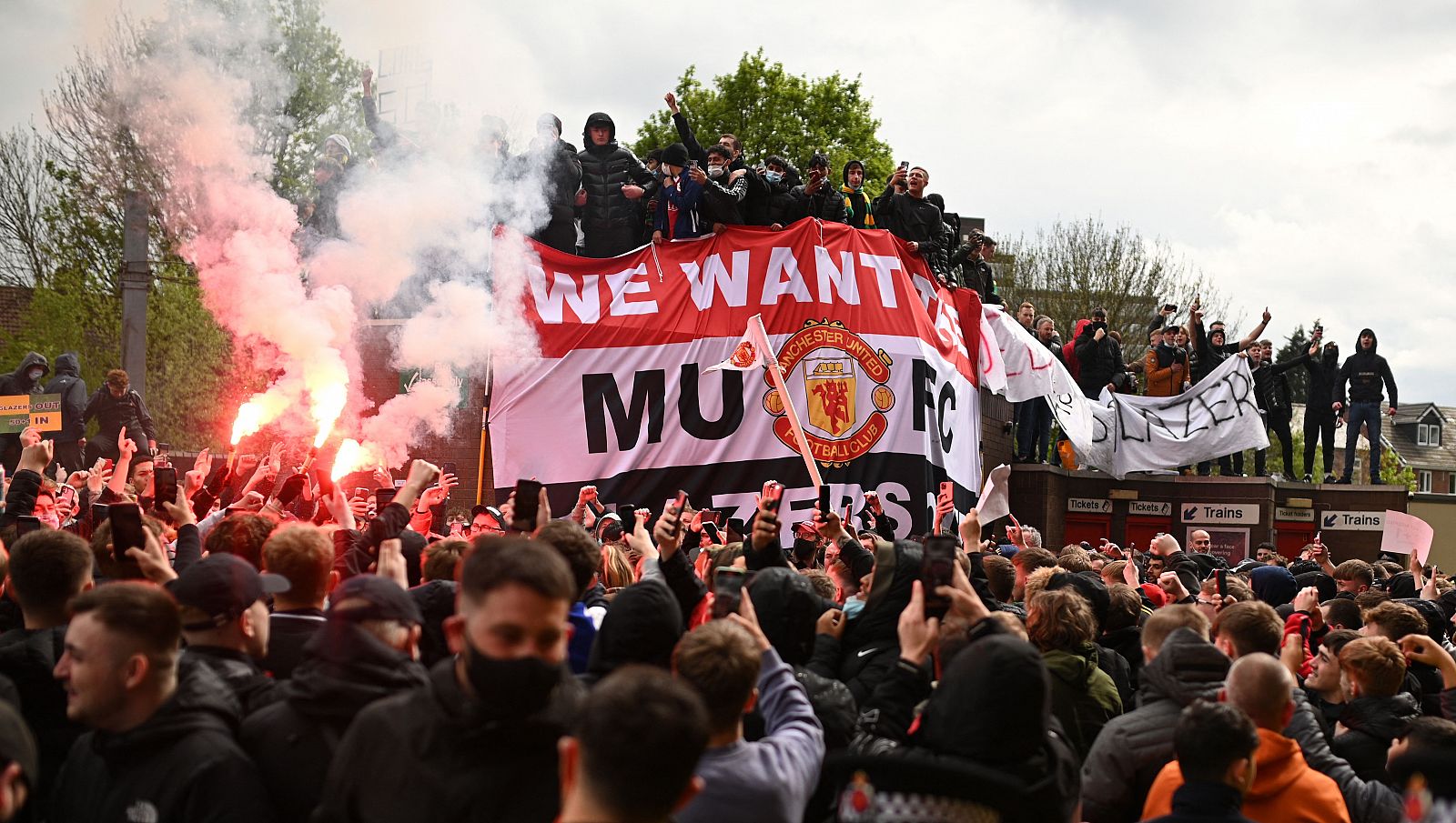 Aplazado el Manchester United-Liverpool tras las protestas aficionados
